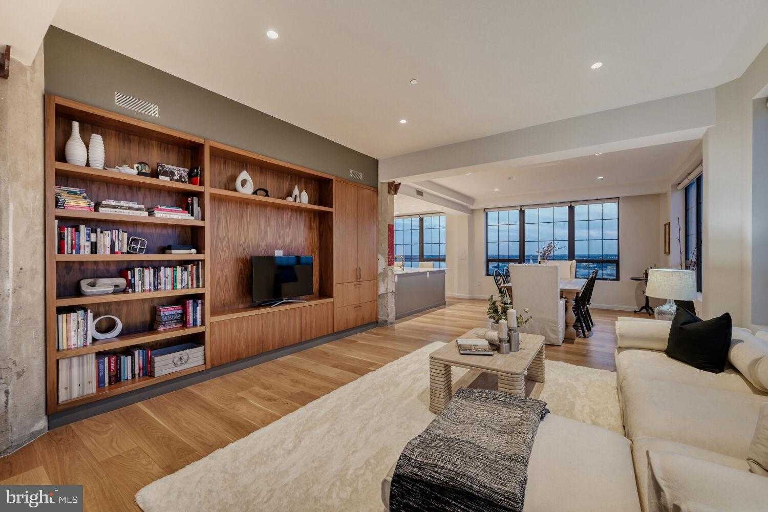 1200 Steuart St Unit 1811 photo 13