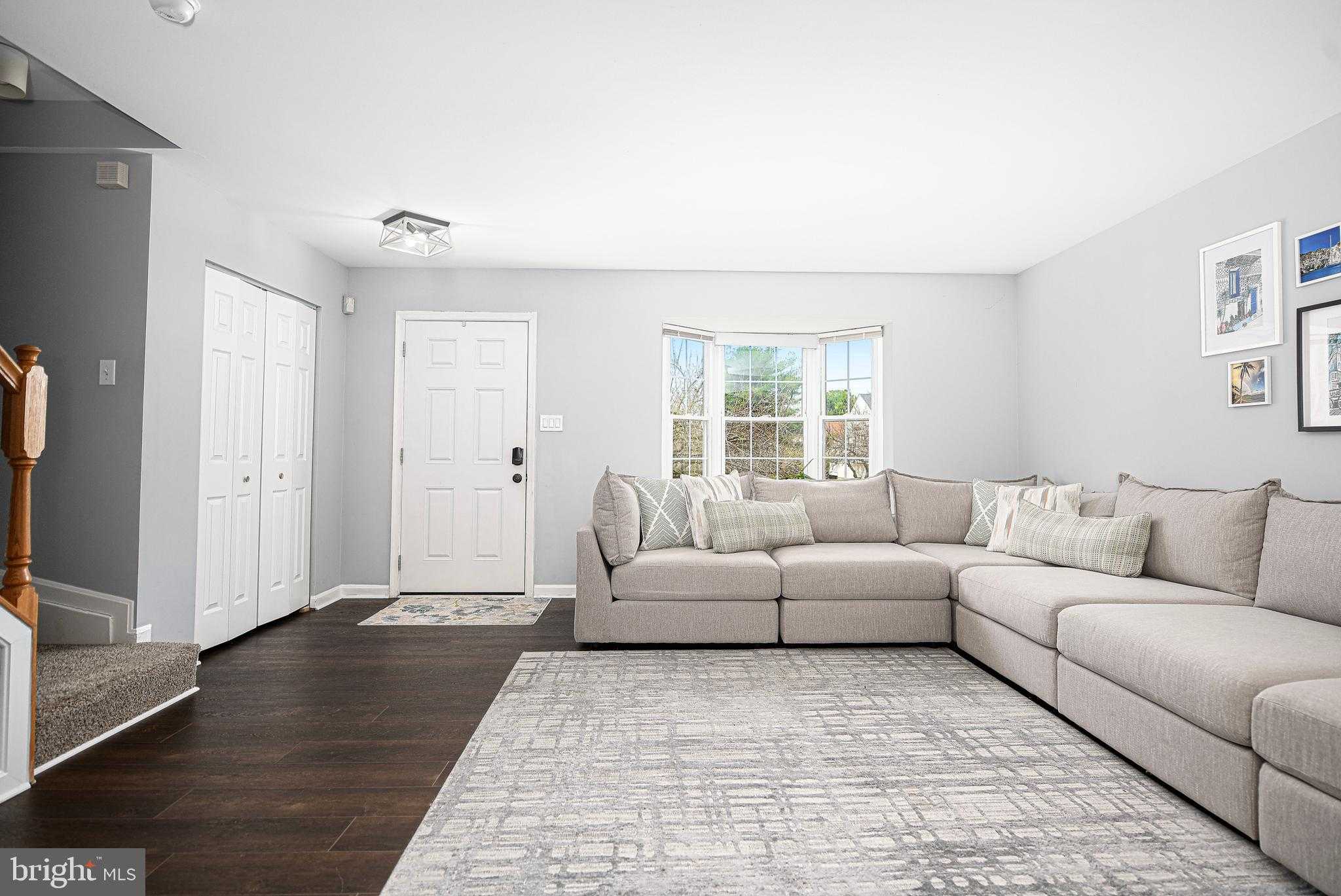 340 Sunray CT photo 5