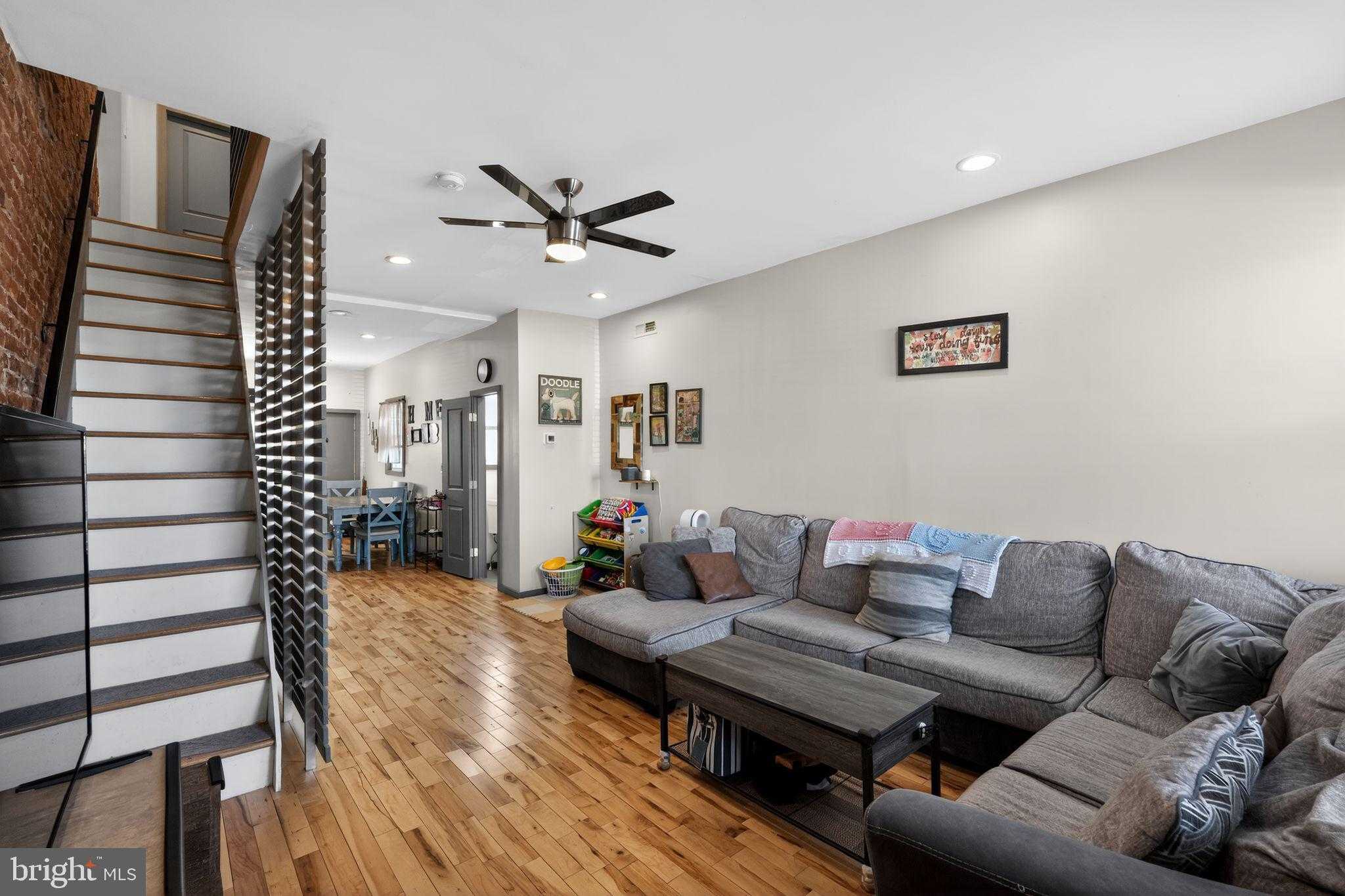 3607 Salmon St photo 2