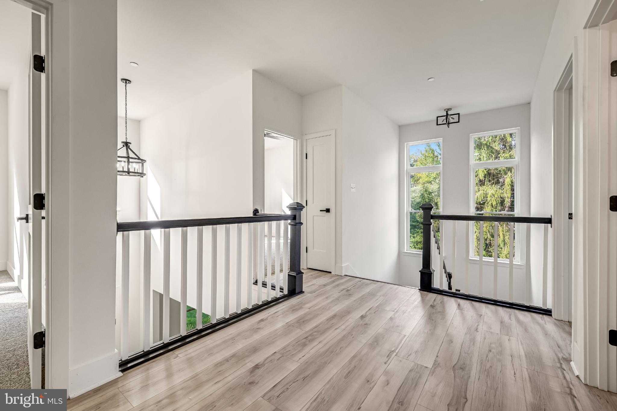 1909 Mitchell Dr photo 5