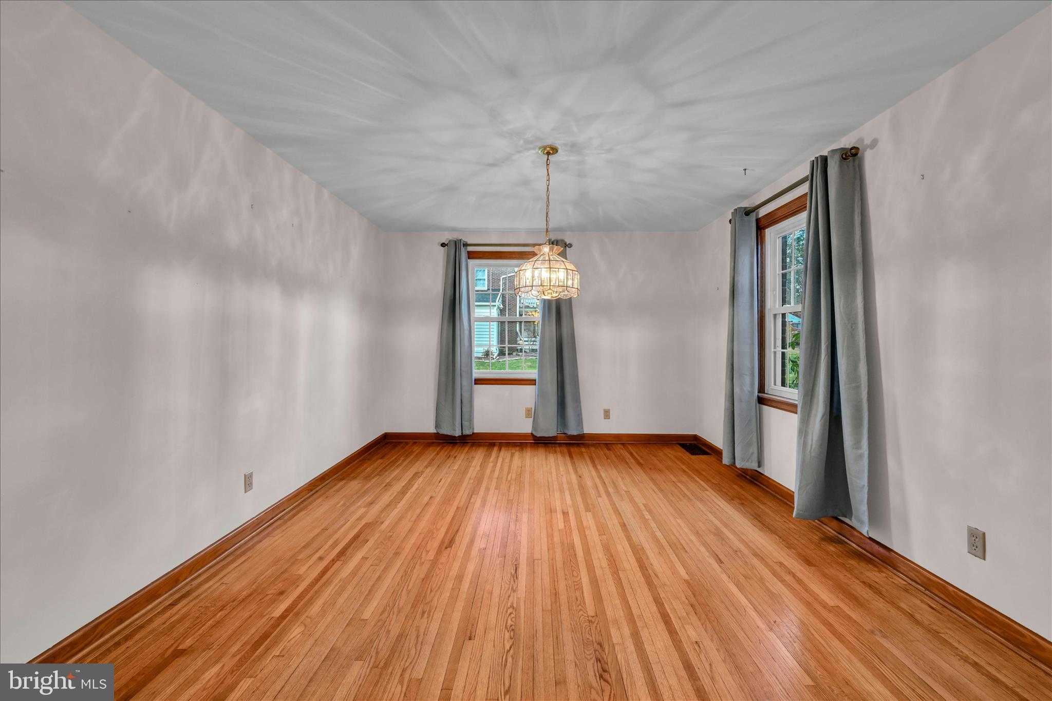 105 Martin Ave photo 12