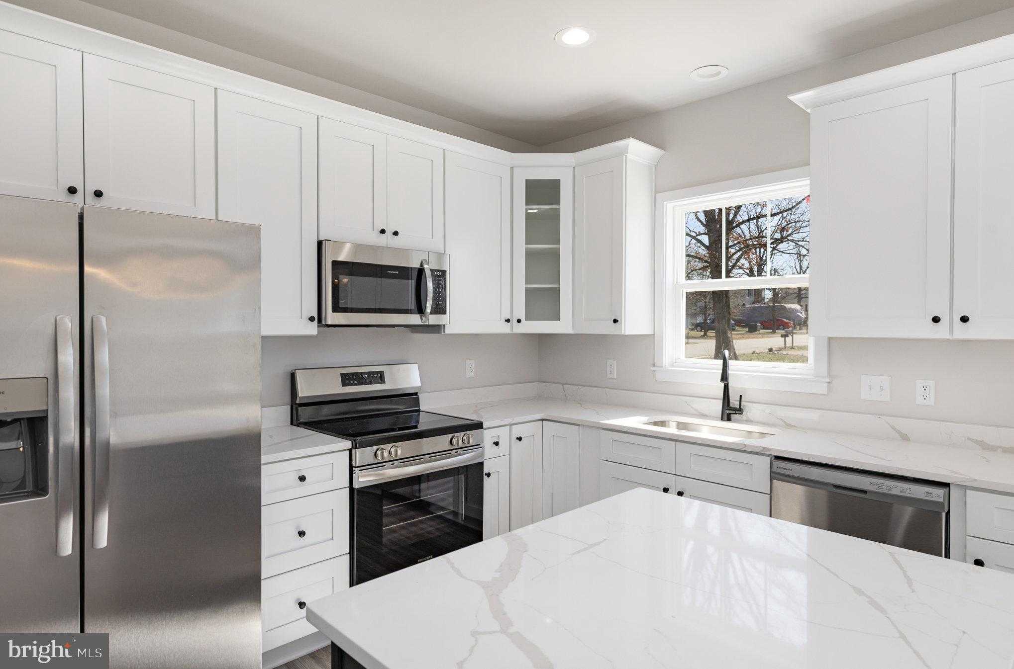 4230 Lakeview Pkwy photo 22