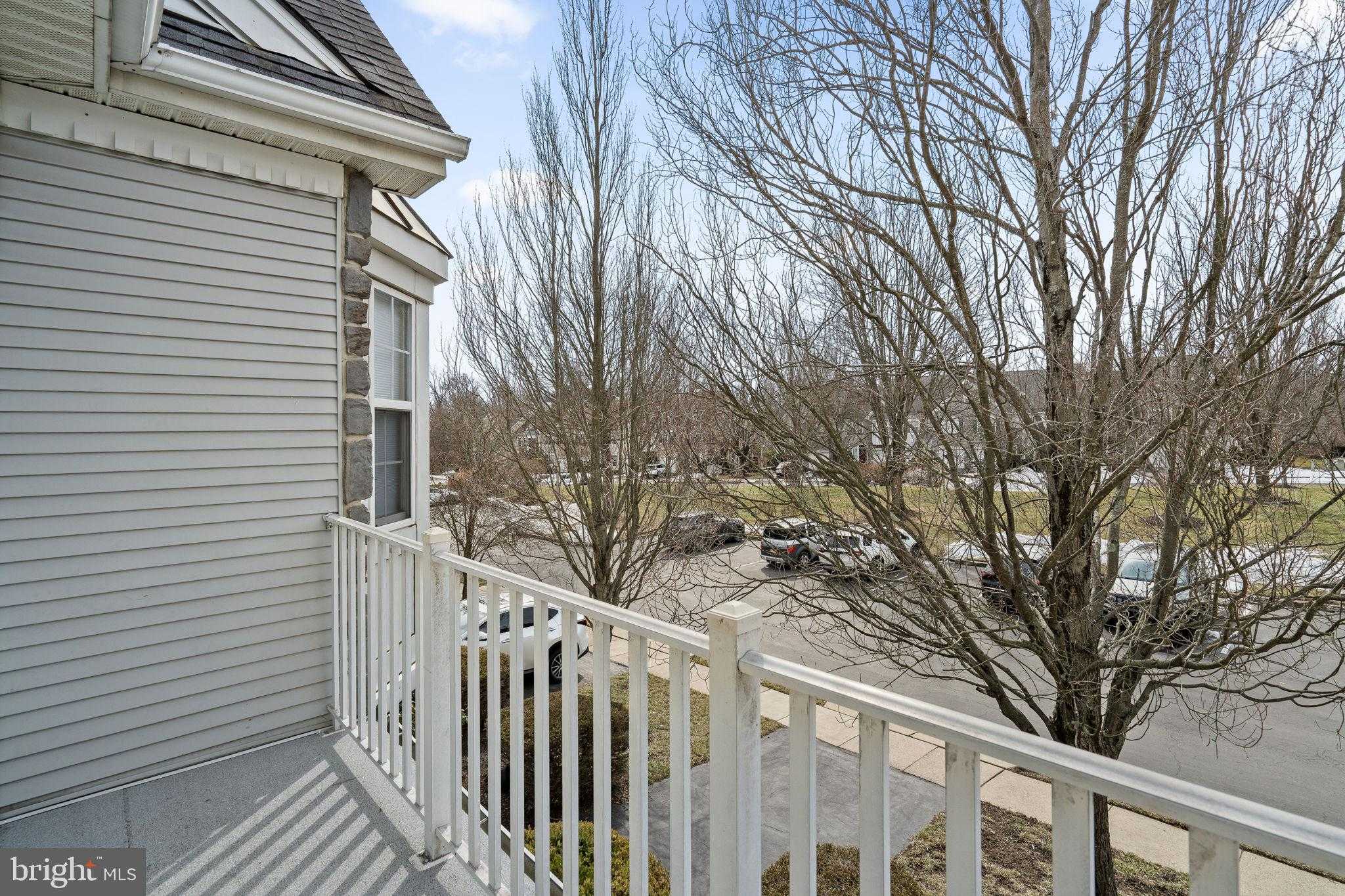 608 Ascot CT photo 40