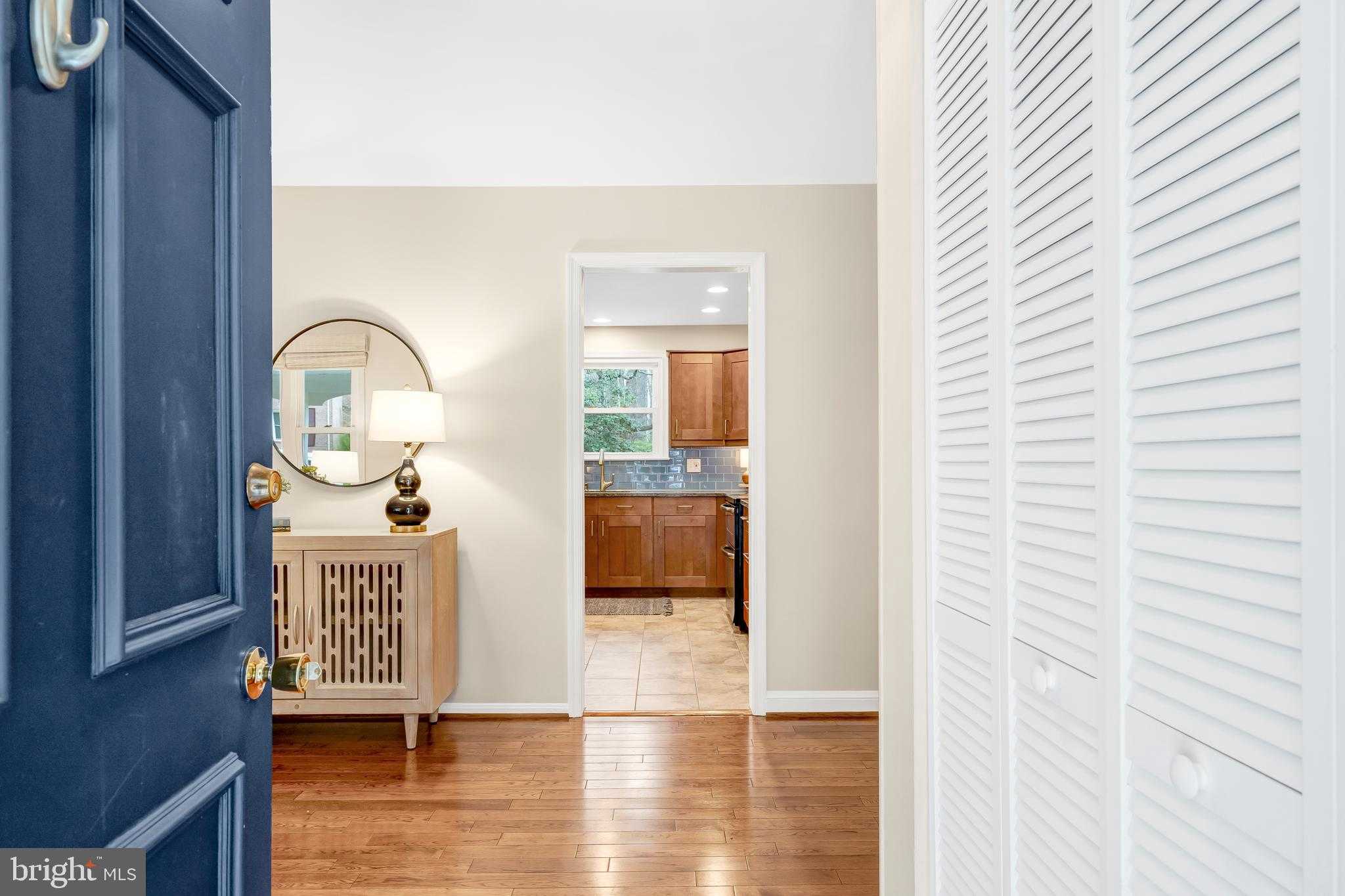 10424 Collingham Dr photo 4