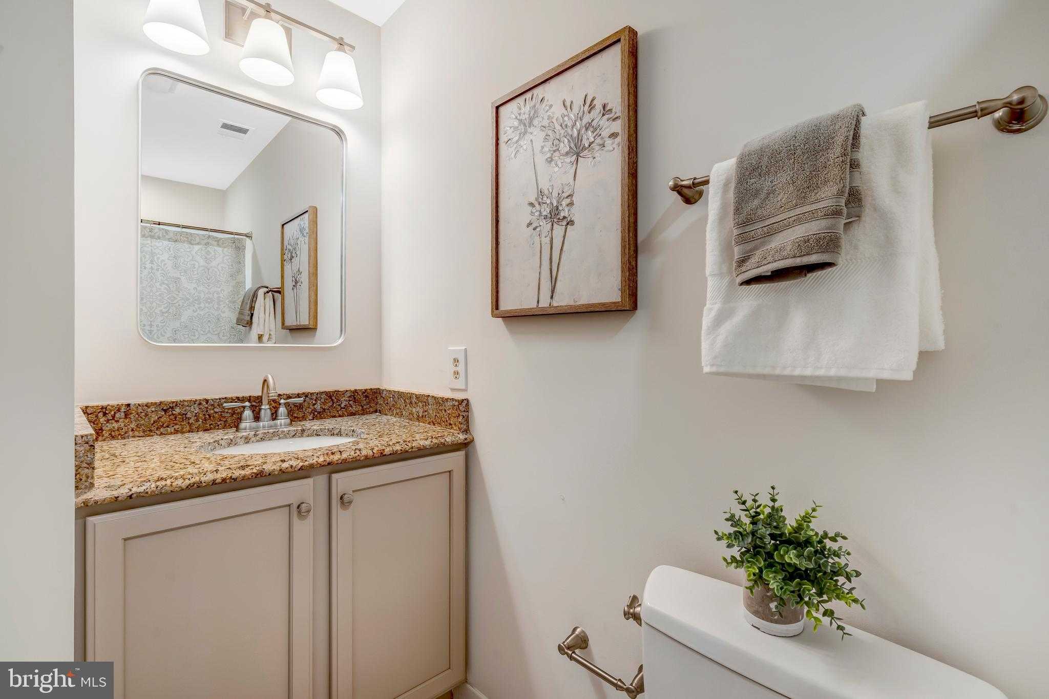 9810 Vertain CT photo 28