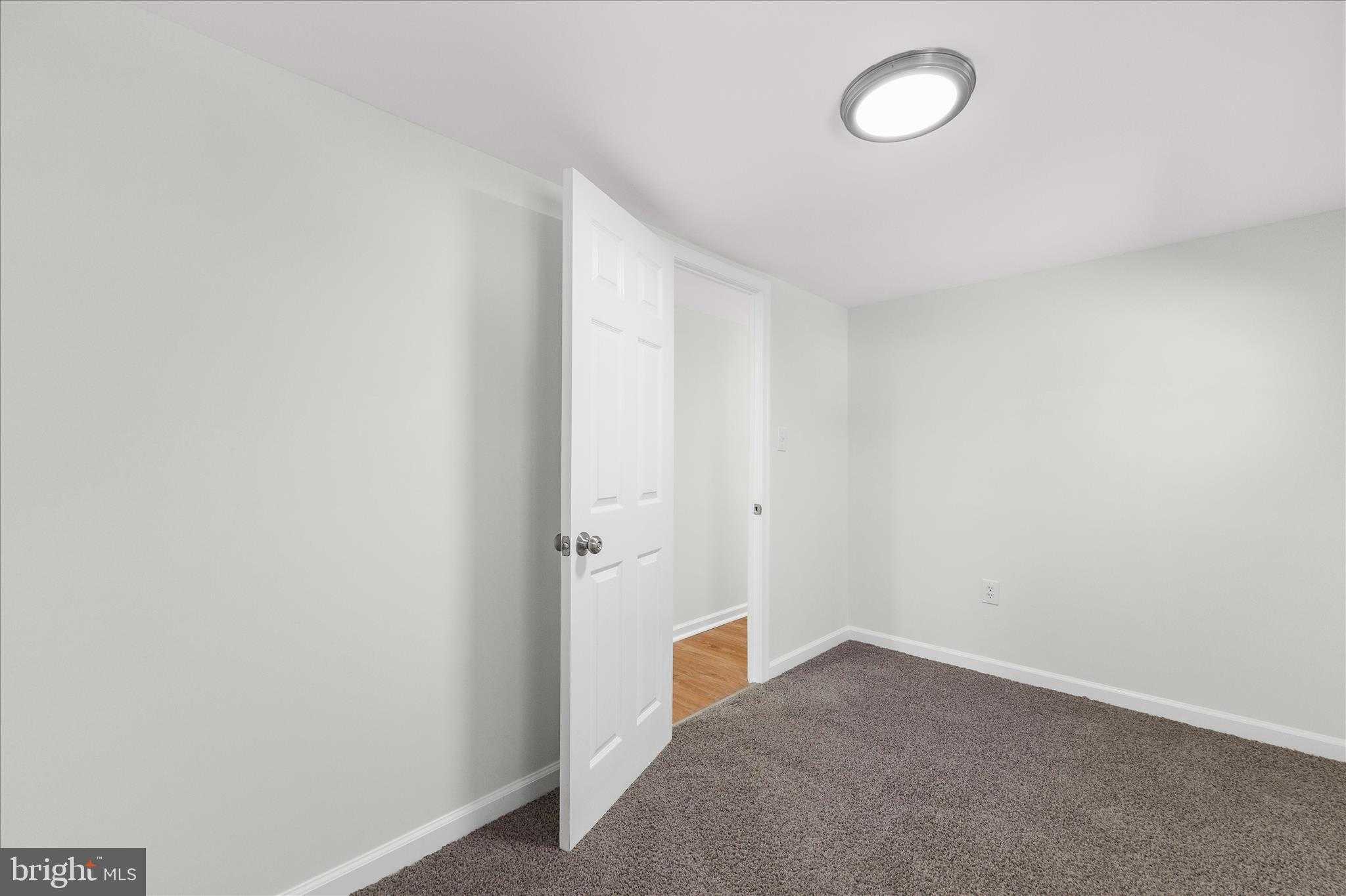 108 Franklin Ave photo 20