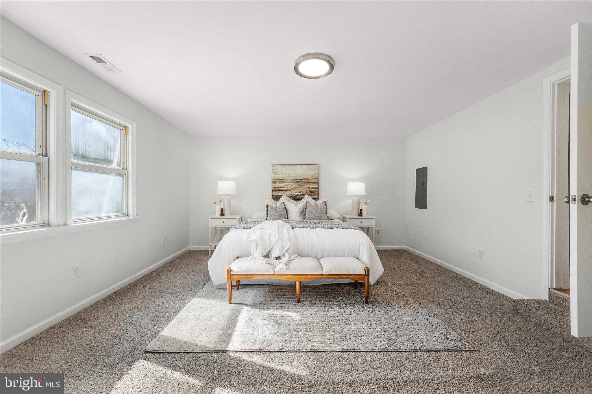 108 Franklin Ave photo 25