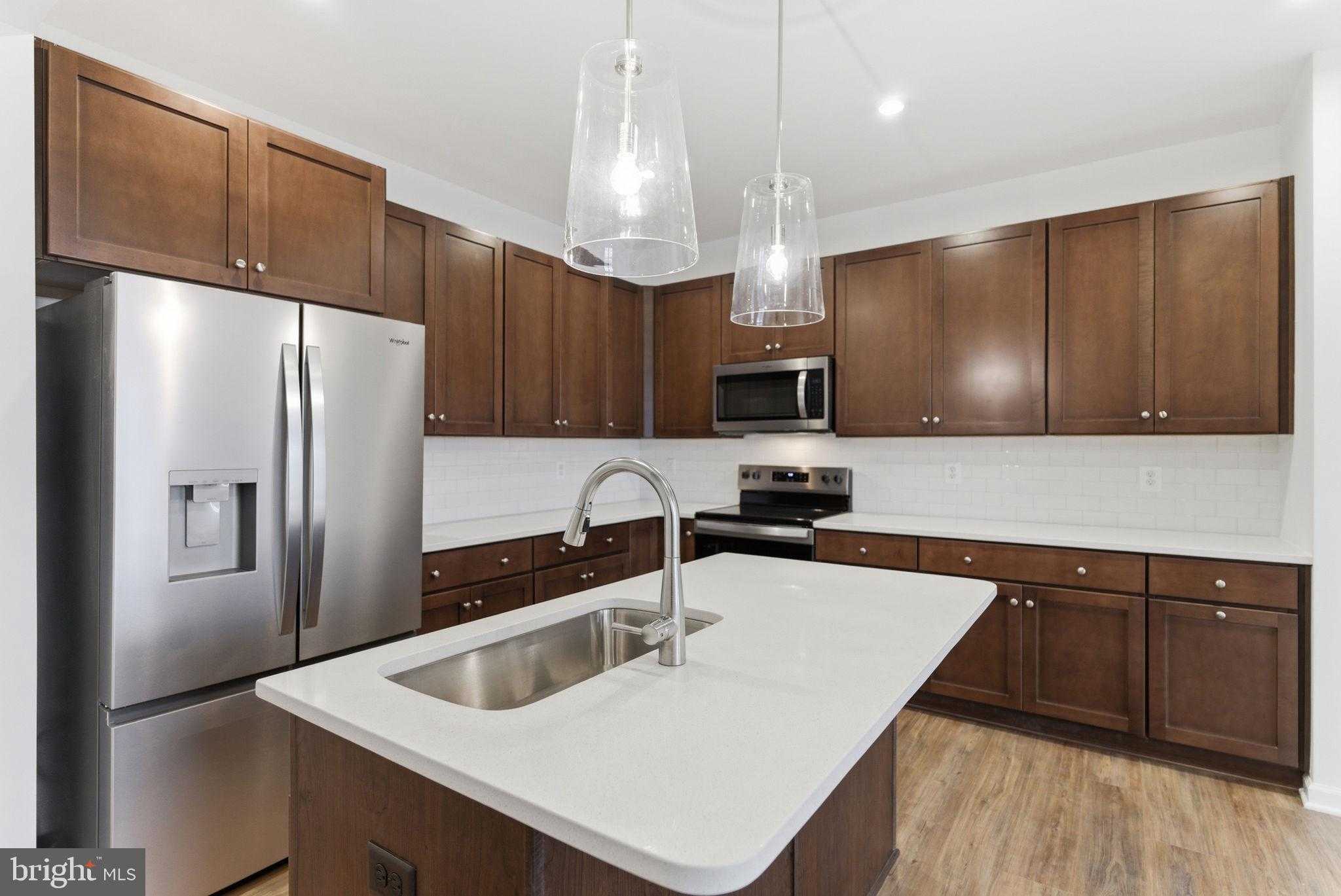 528 Tracey Way photo 4