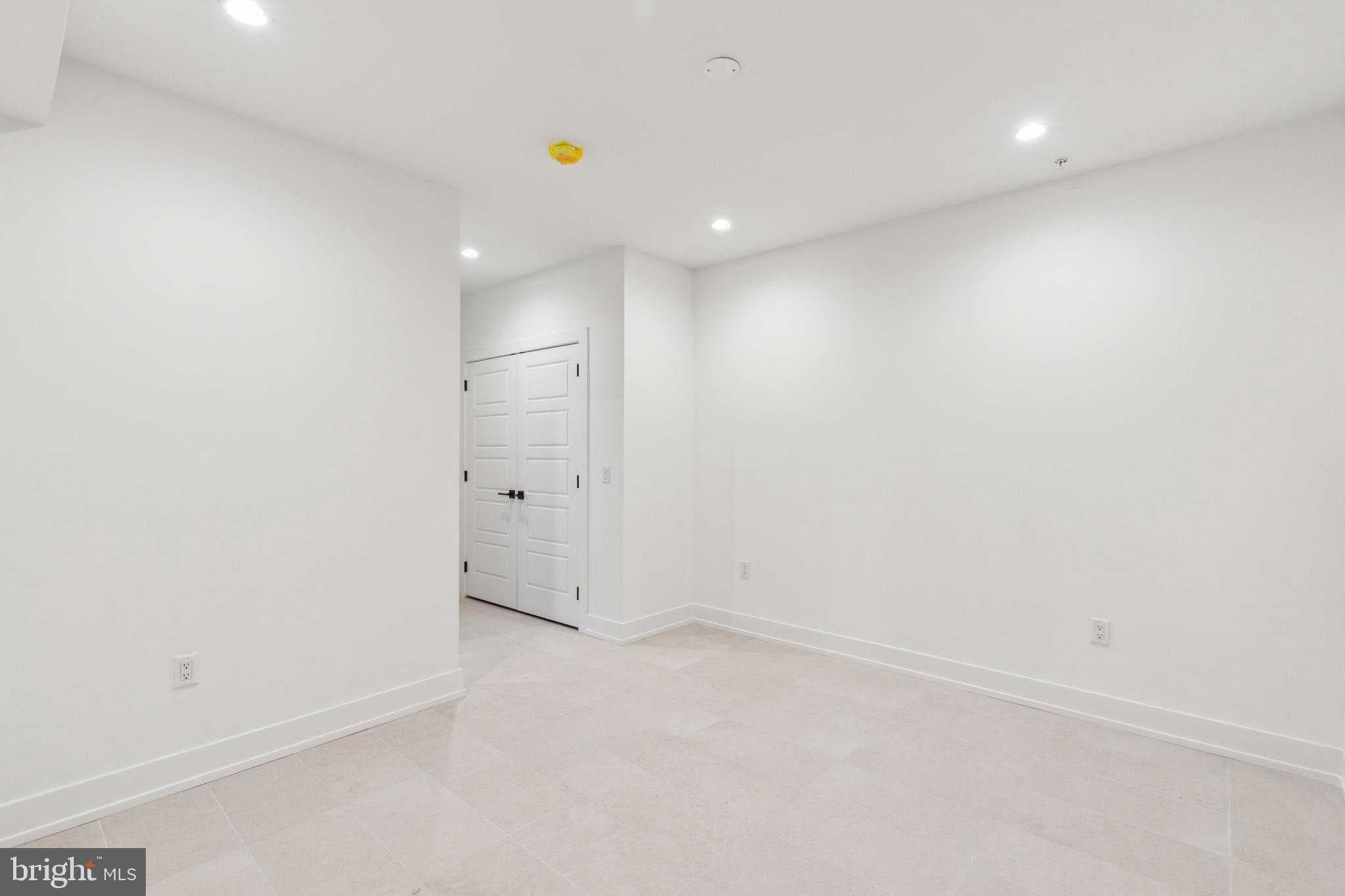 1214 E Susquehanna Ave photo 23