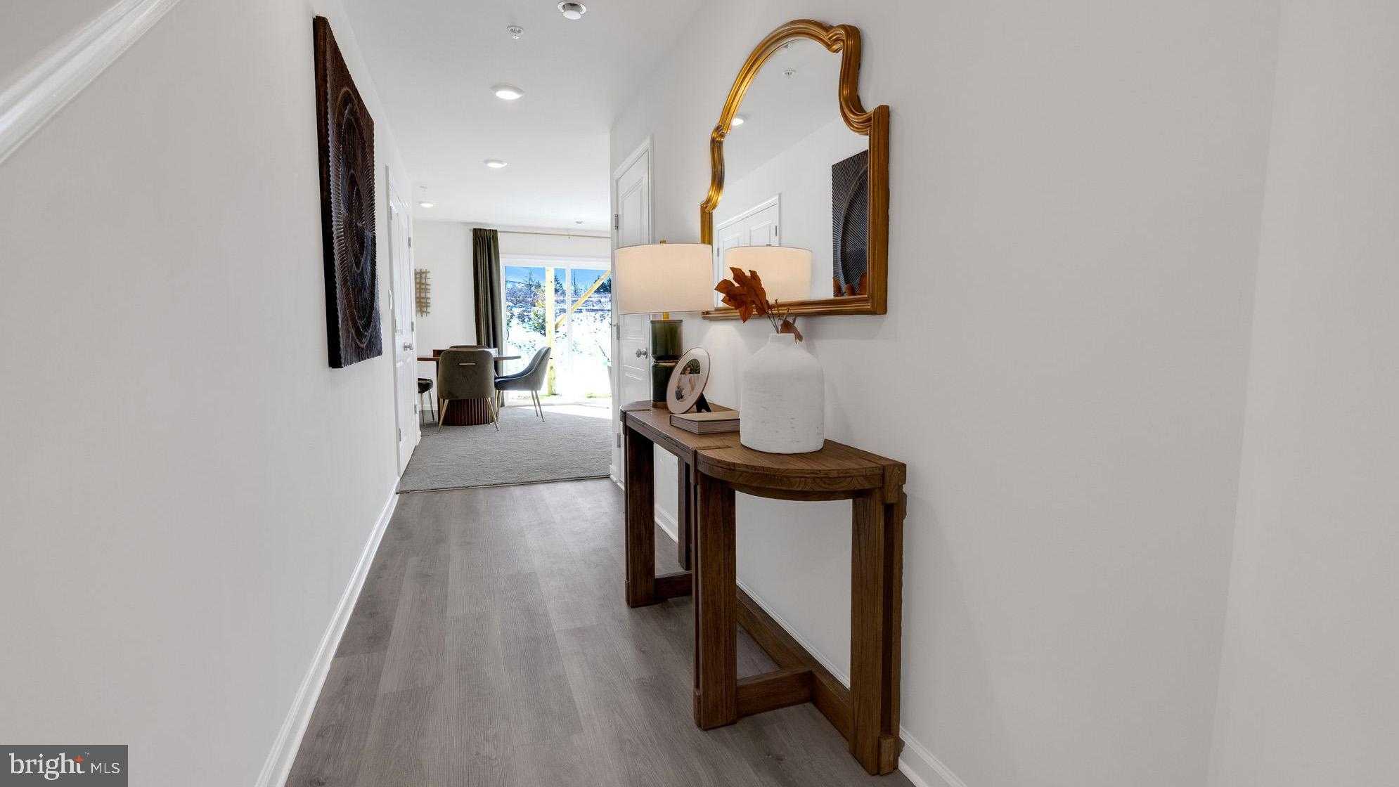 8214 Alexander Ct photo 5