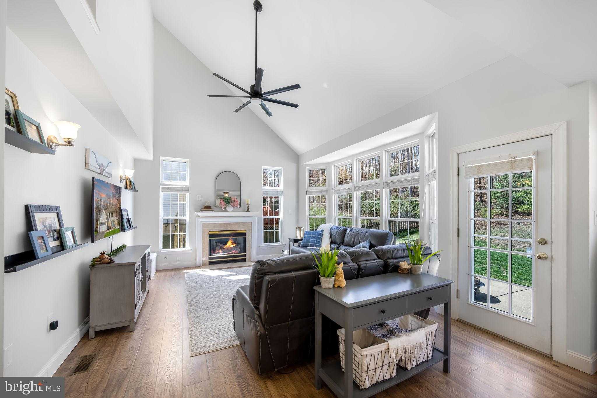 19 Francis CT photo 17