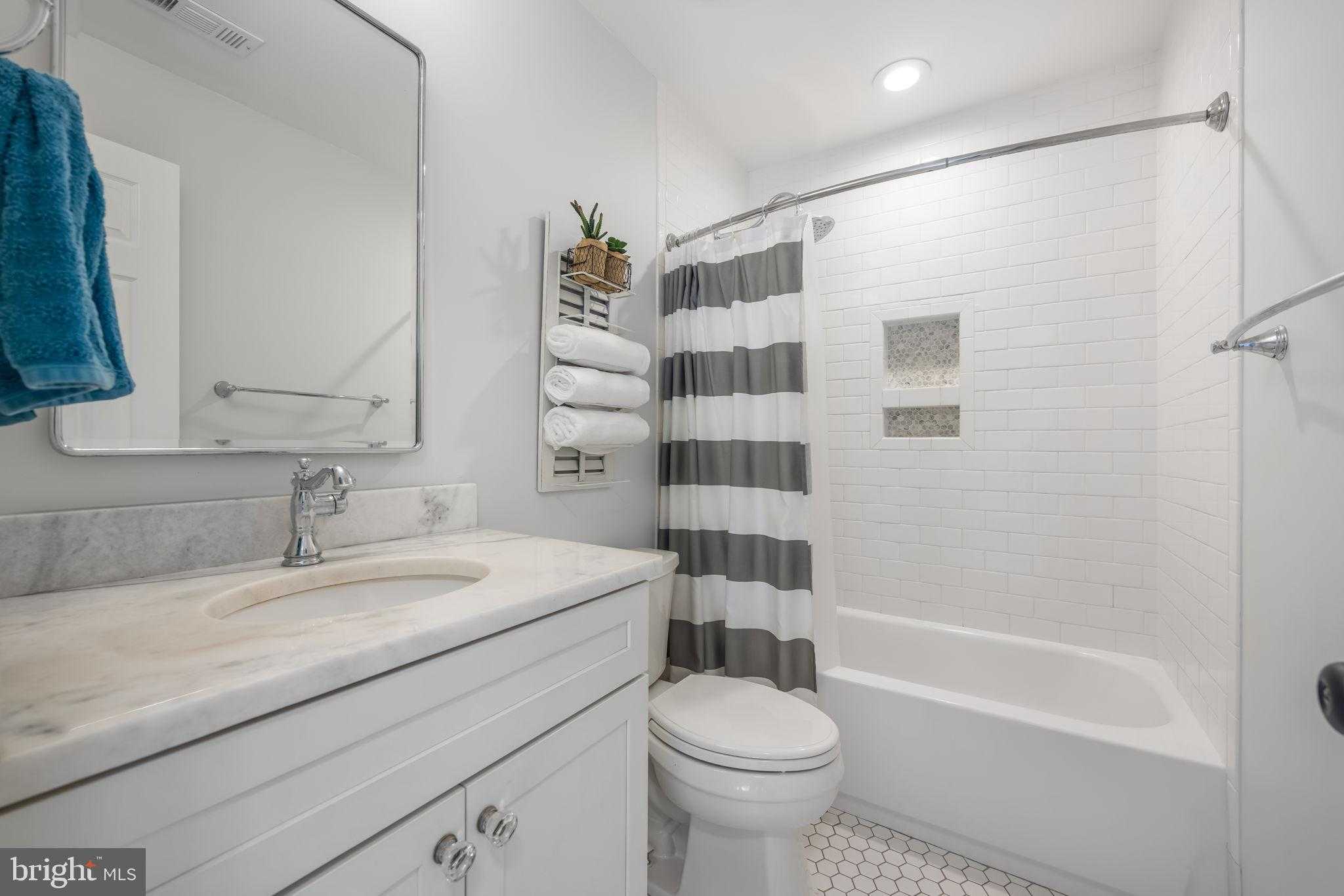 19 Francis CT photo 34