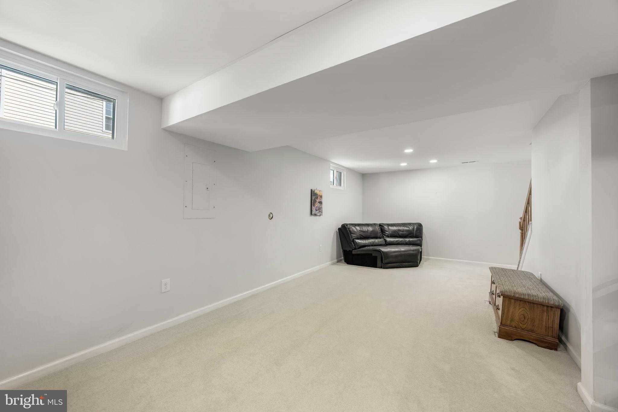 19 Francis CT photo 37