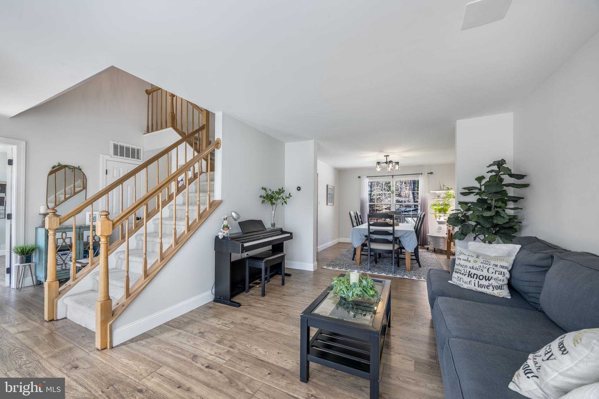 19 Francis CT photo 8