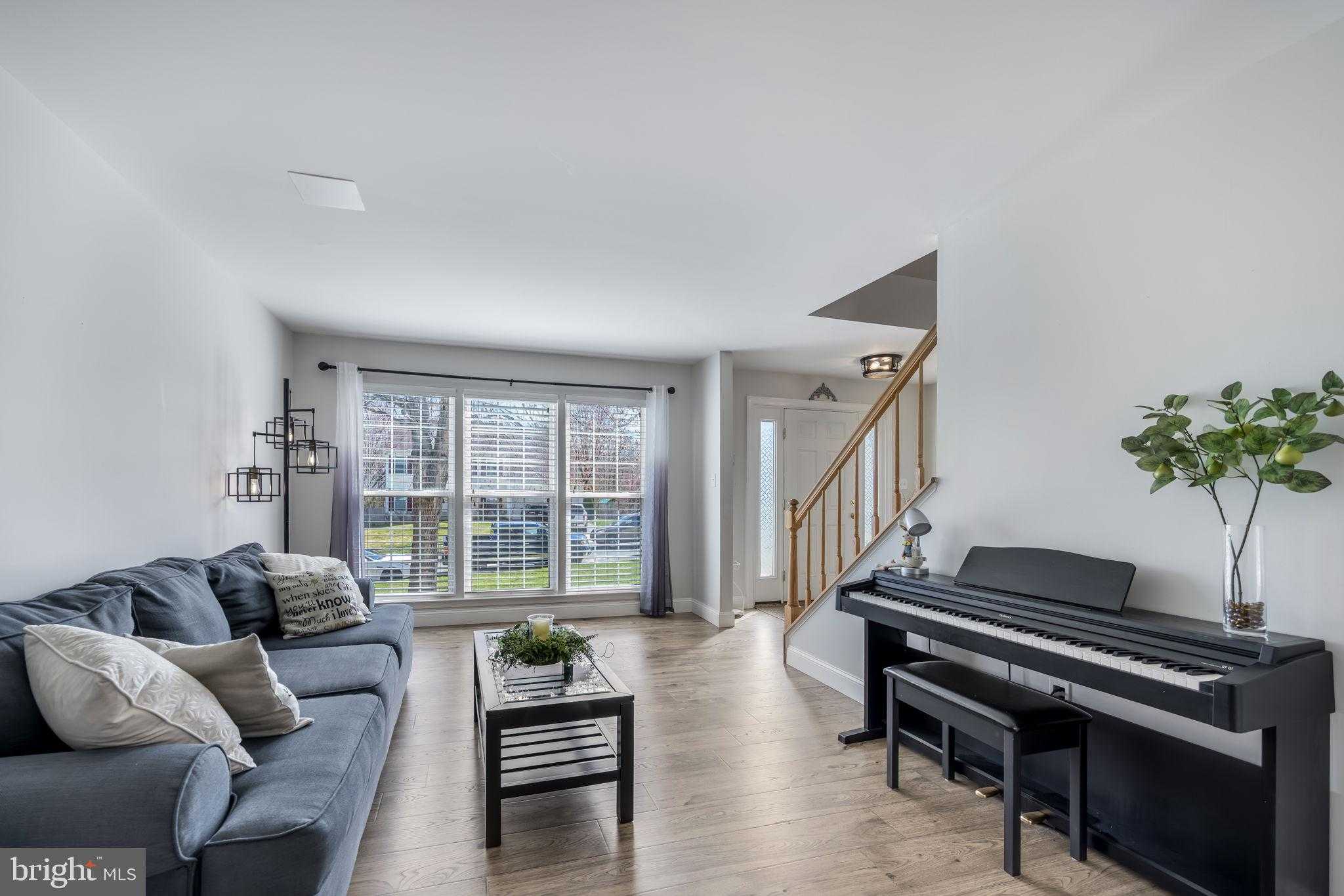 19 Francis CT photo 9