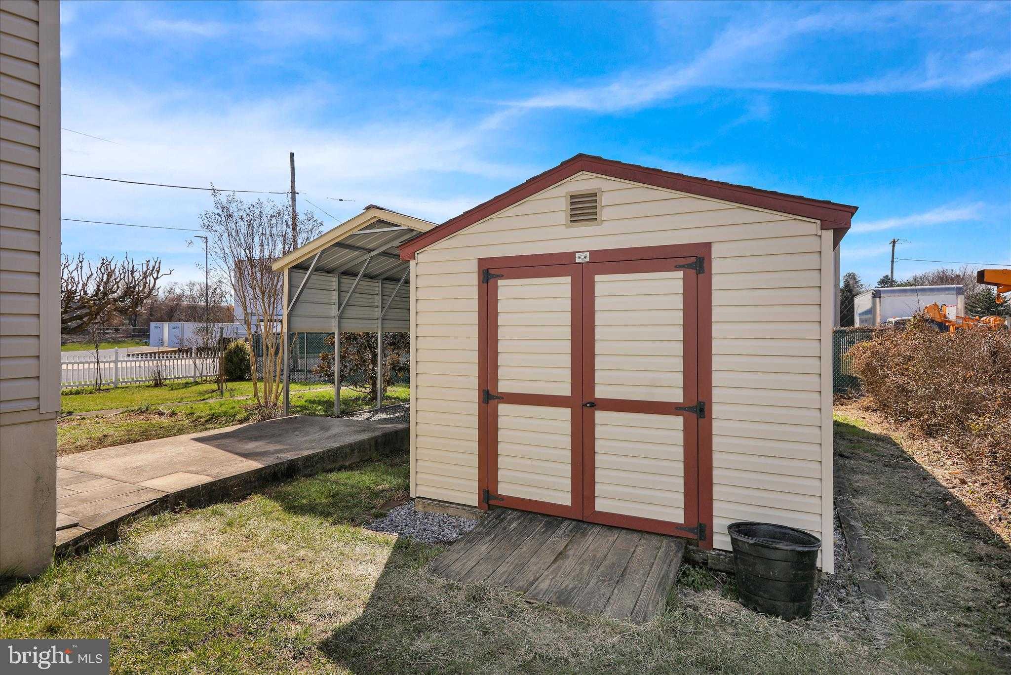 1200 Carbon St photo 6