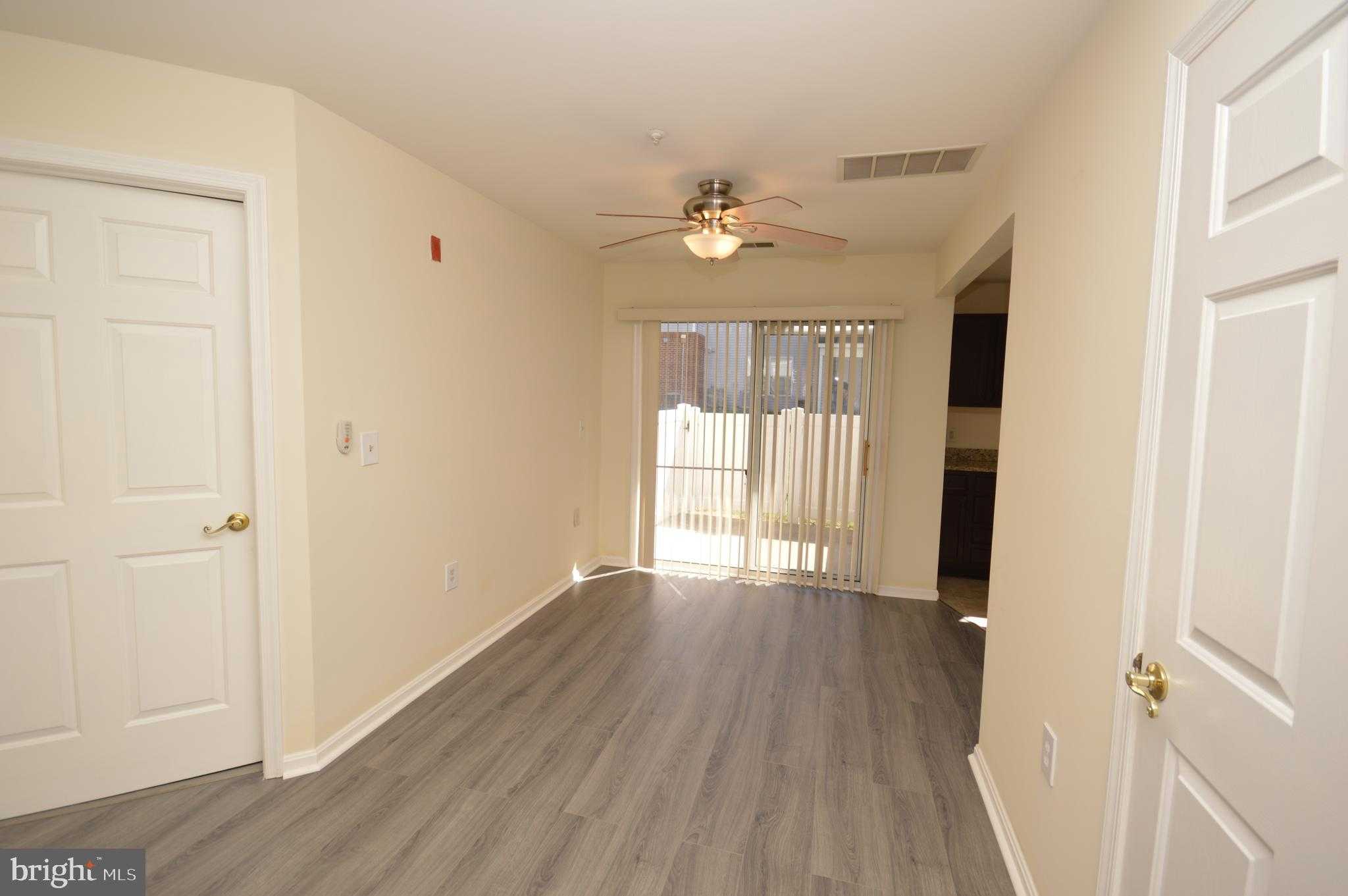 625 Constellation Sq SE Unit A photo 9