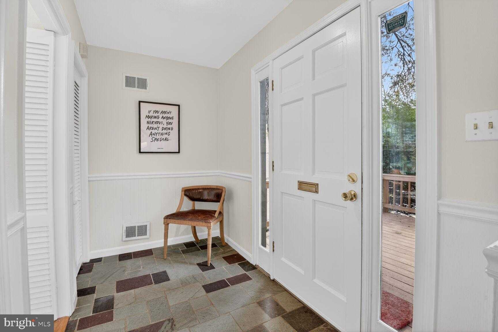 7905 Sleaford Pl photo 2