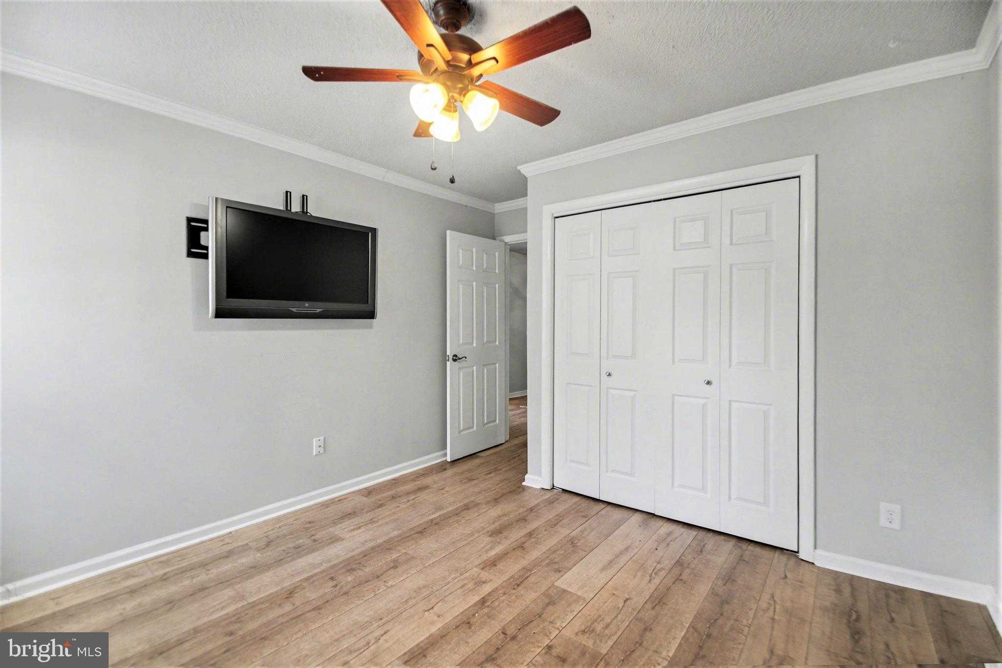 2030 Victoria Dr photo 29