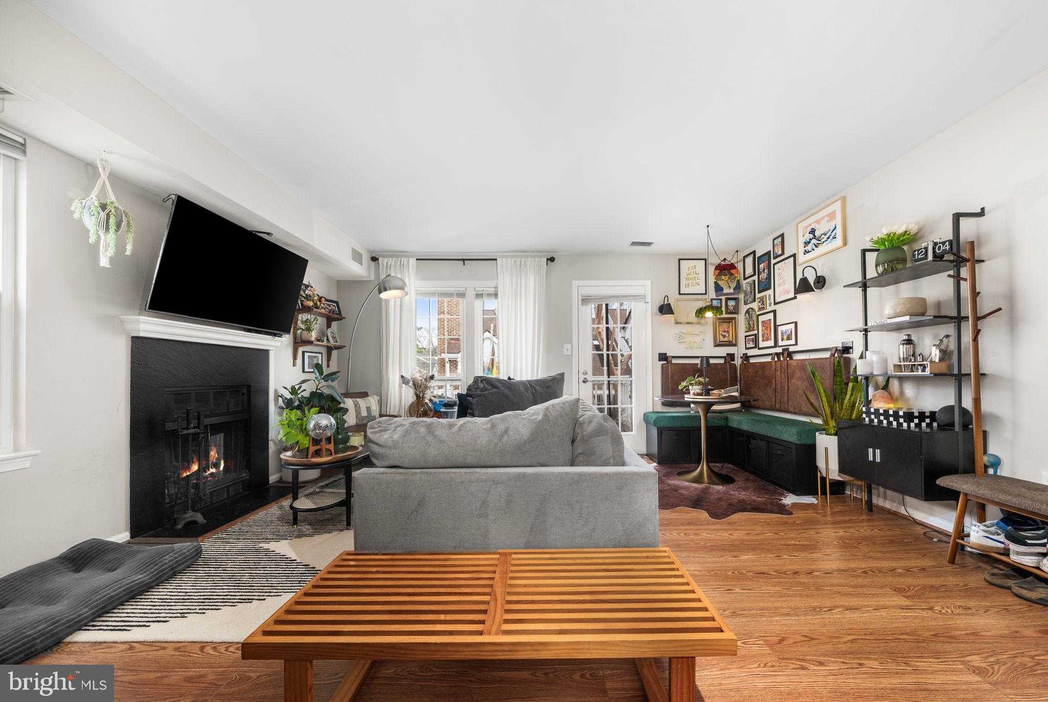 2594 S Arlington Mill Dr photo 4