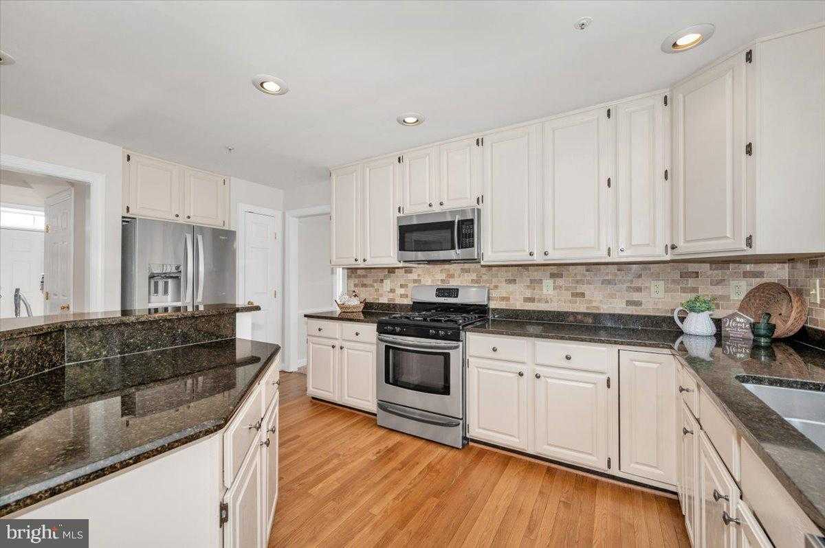 17900 Hickman St photo 20