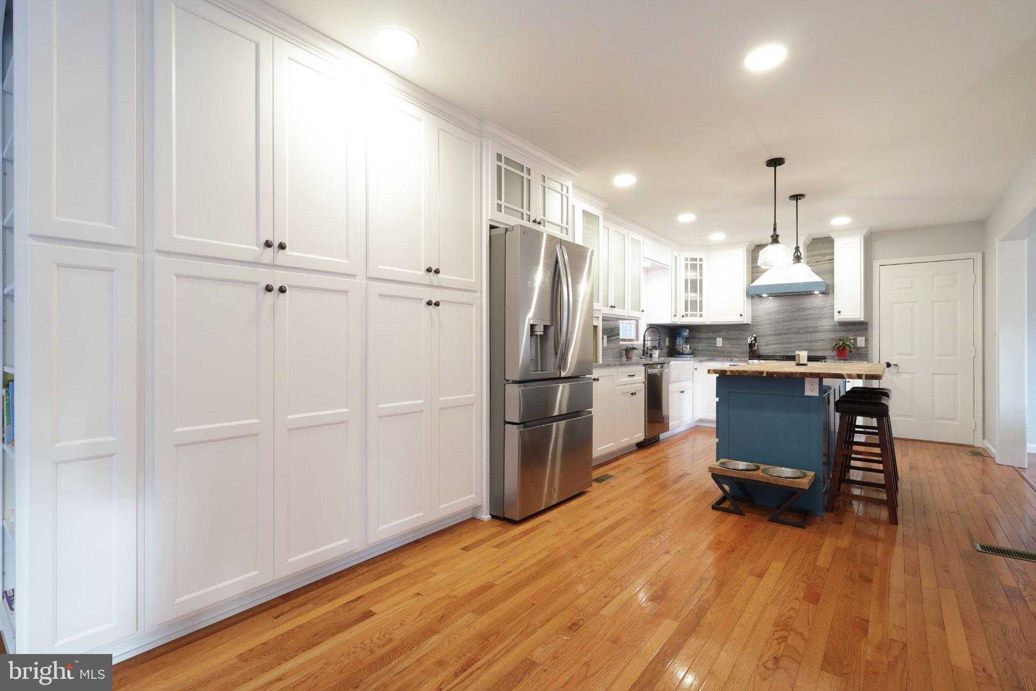 1039 E Springfield Dr photo 11