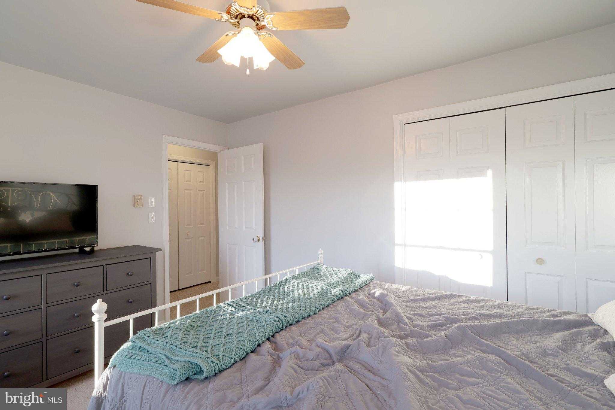 1039 E Springfield Dr photo 39