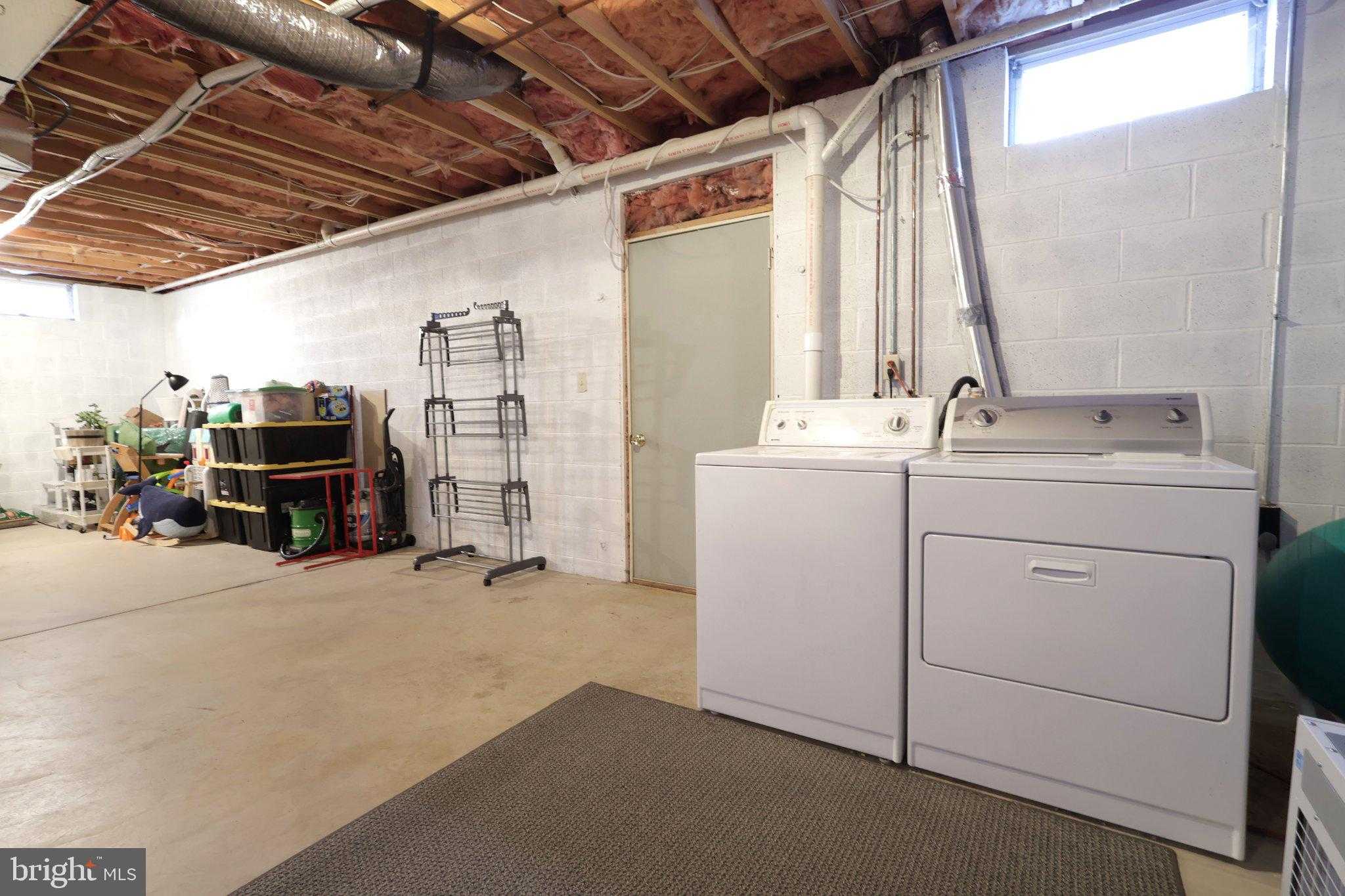 1039 E Springfield Dr photo 44