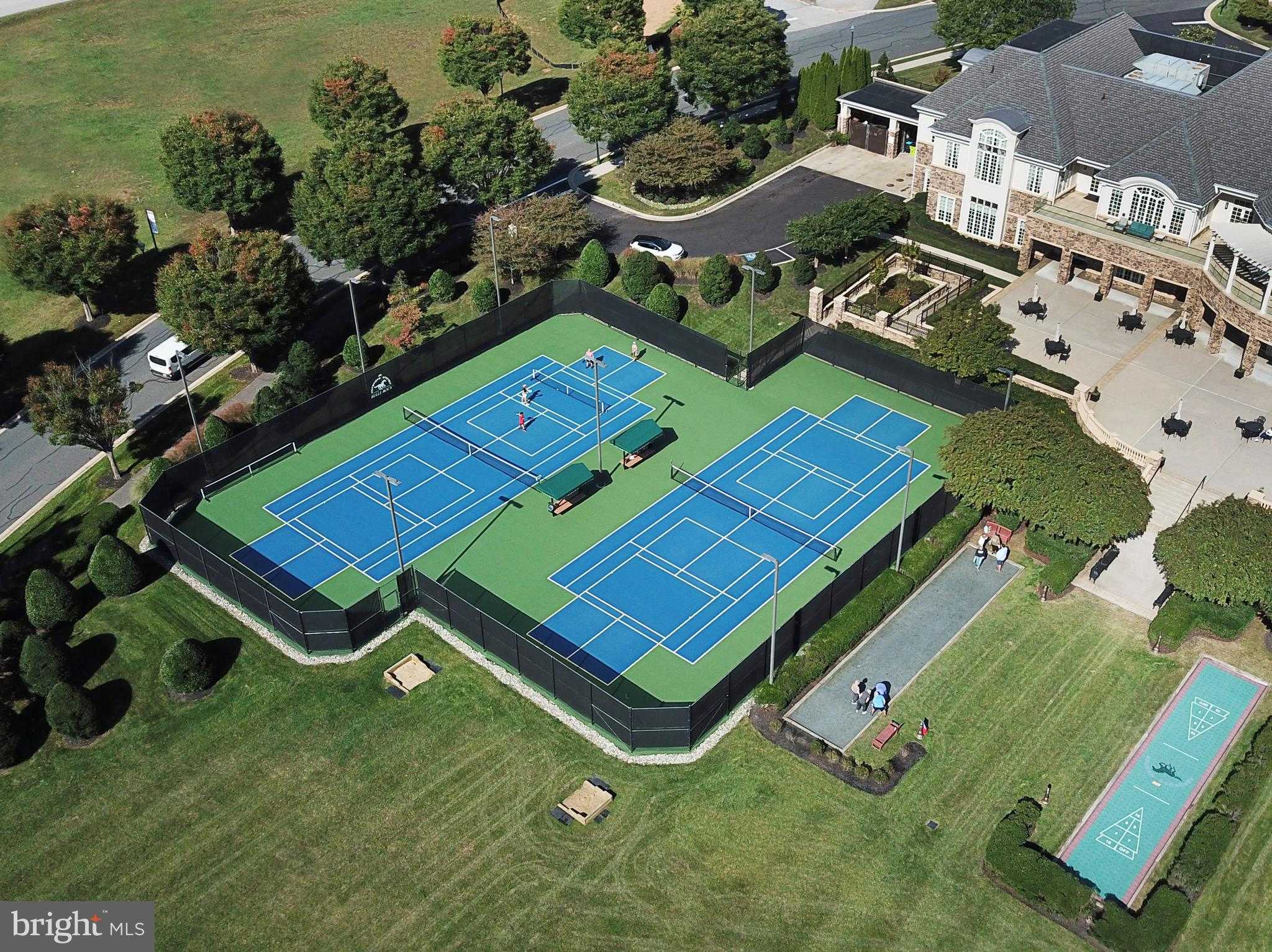 168 Touch Of Gold Dr photo 38