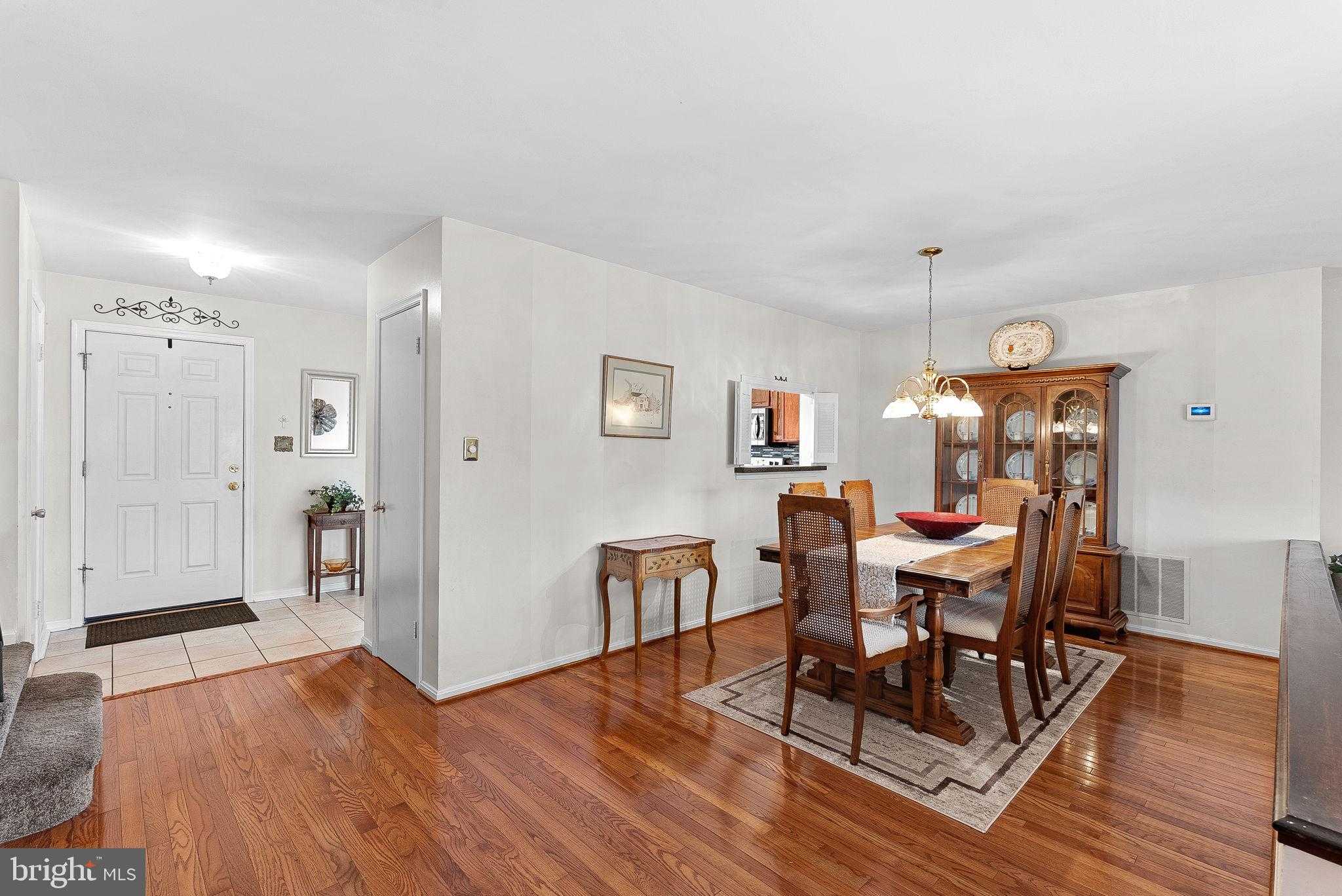 27 Haxall CT photo 7