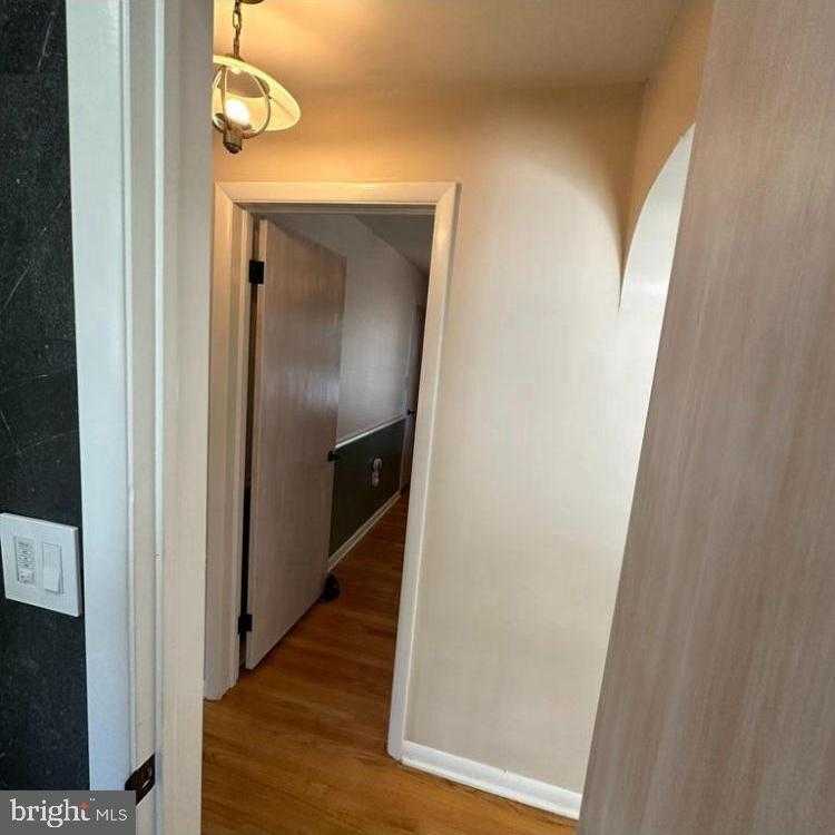 661 Guilford Ave photo 11