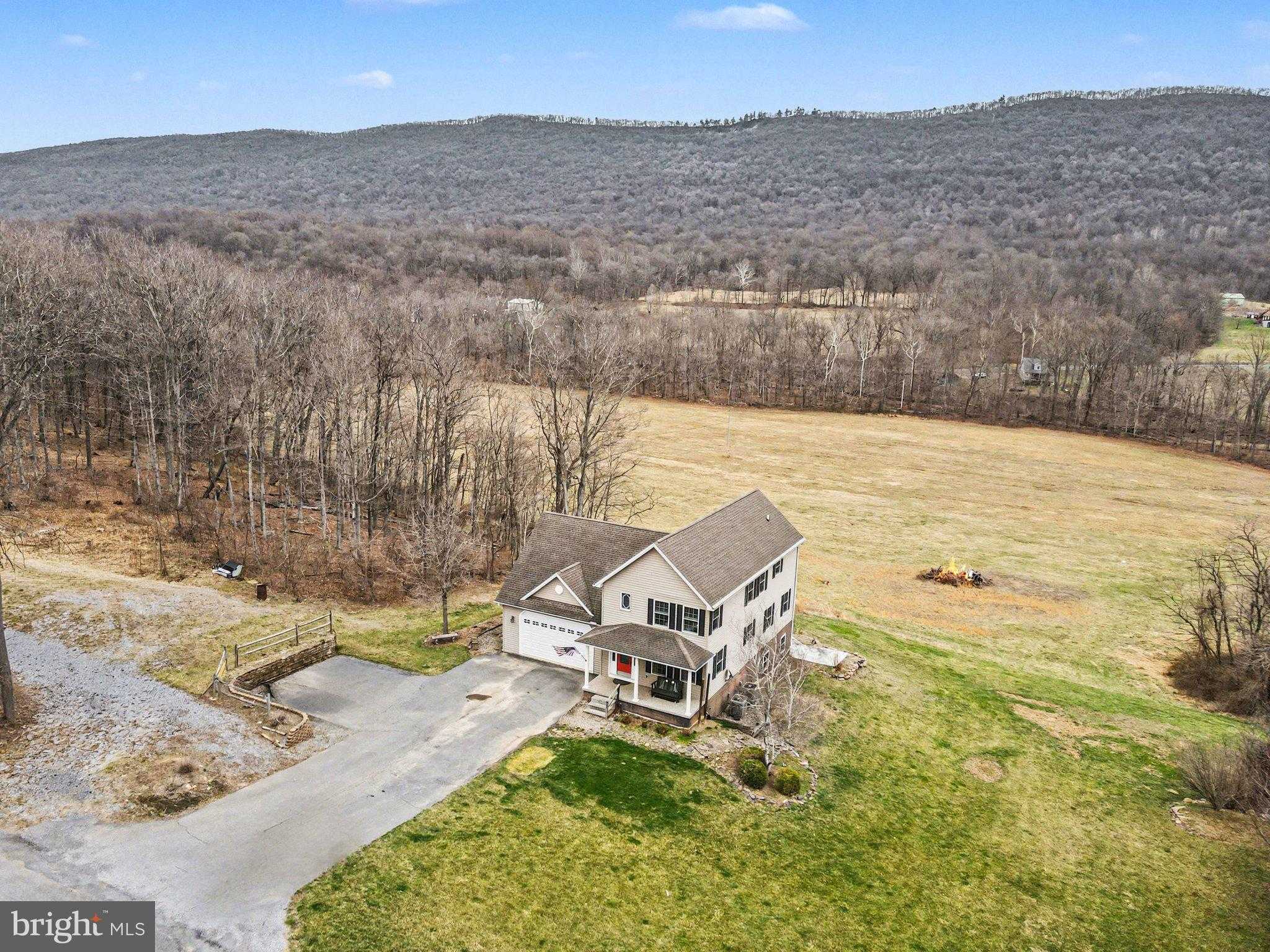 7250 Ward Dr photo 2