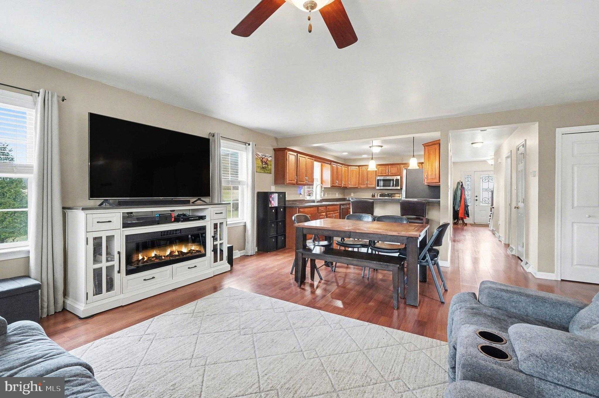 7250 Ward Dr photo 9