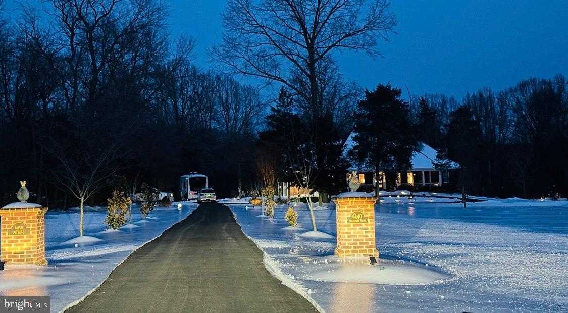 6440 Fieldcrest Pl photo 3