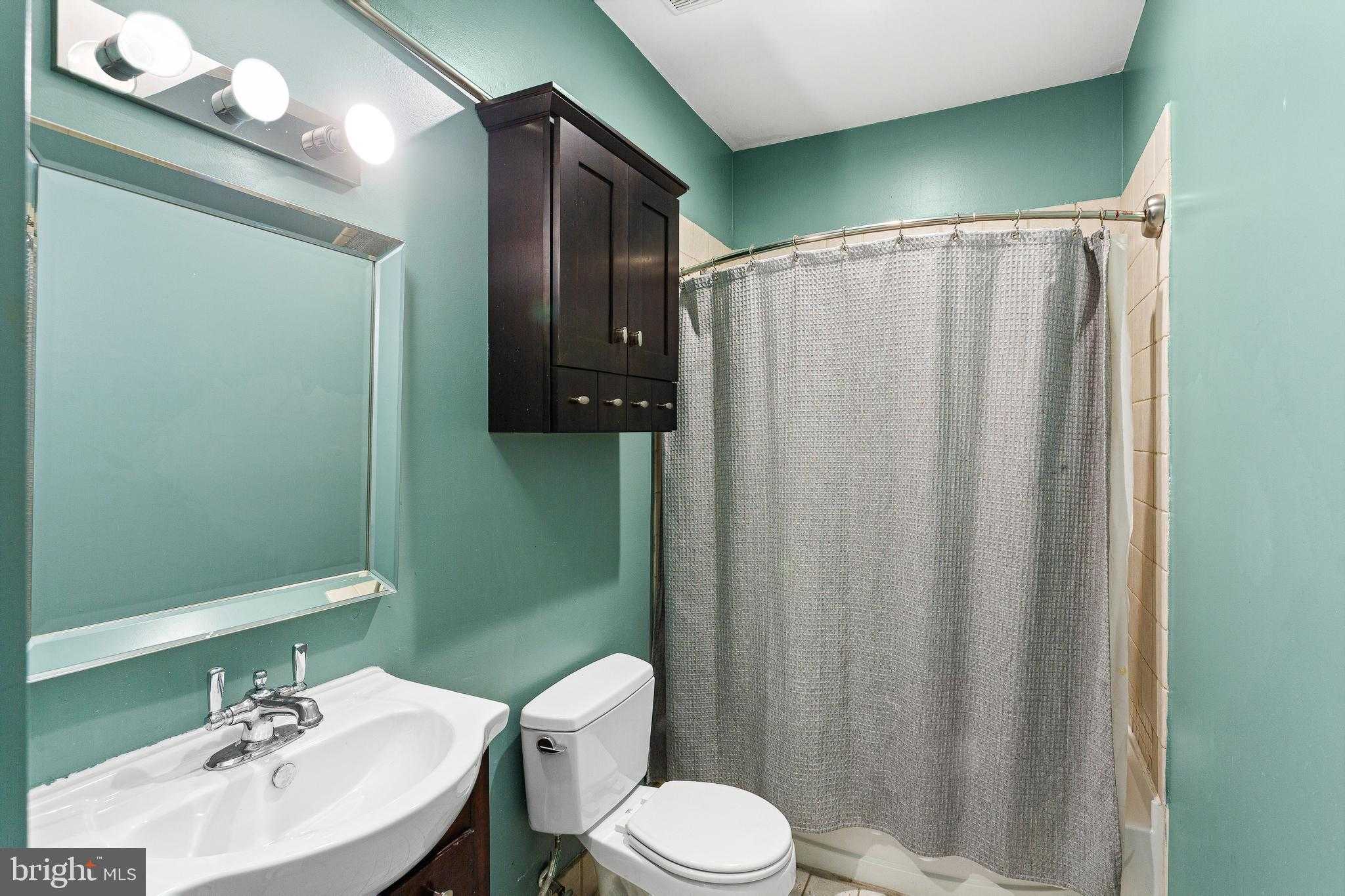 1641 Christian St Apt 3 photo 15