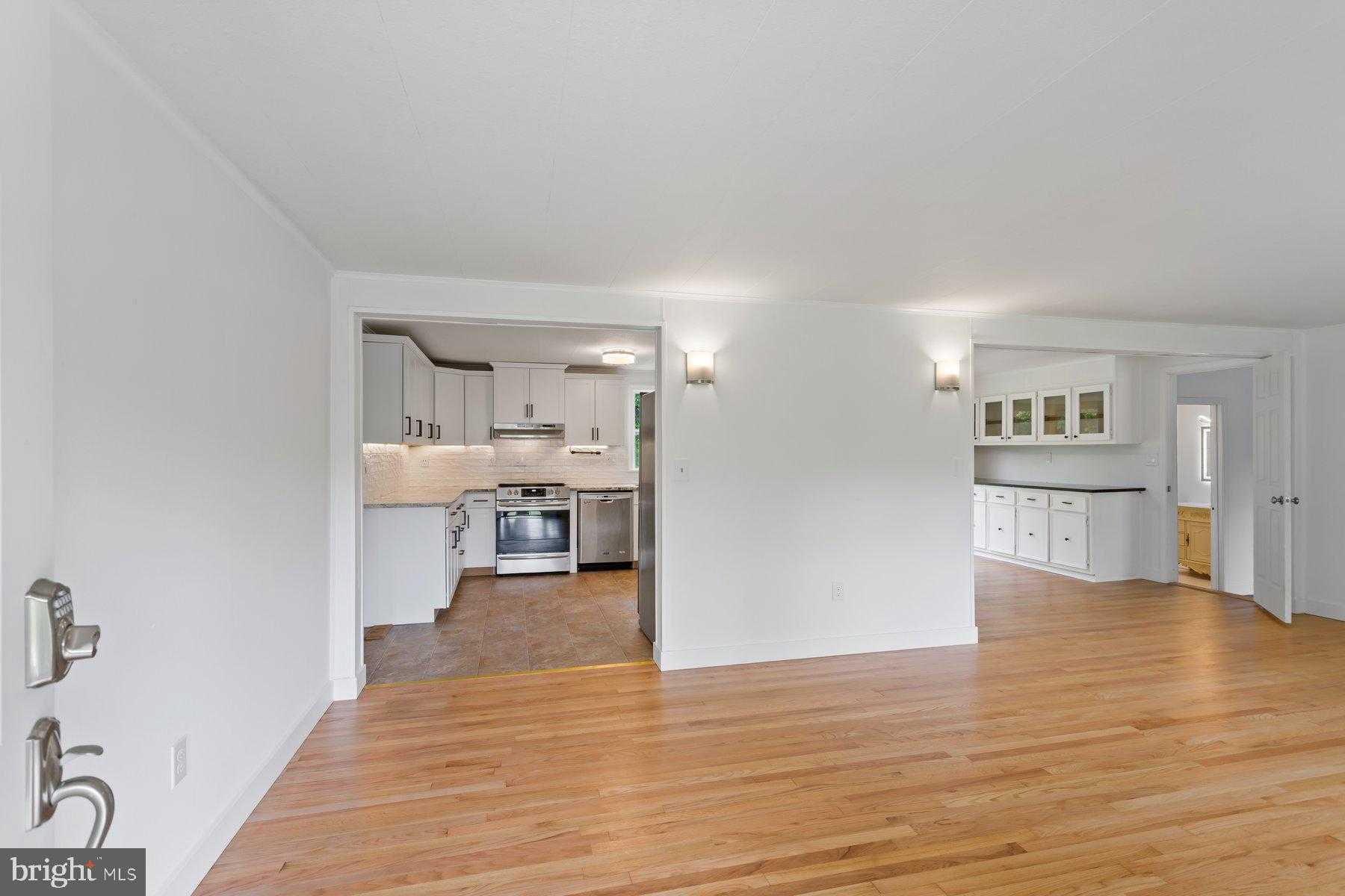 2806 Duvall Rd photo 5