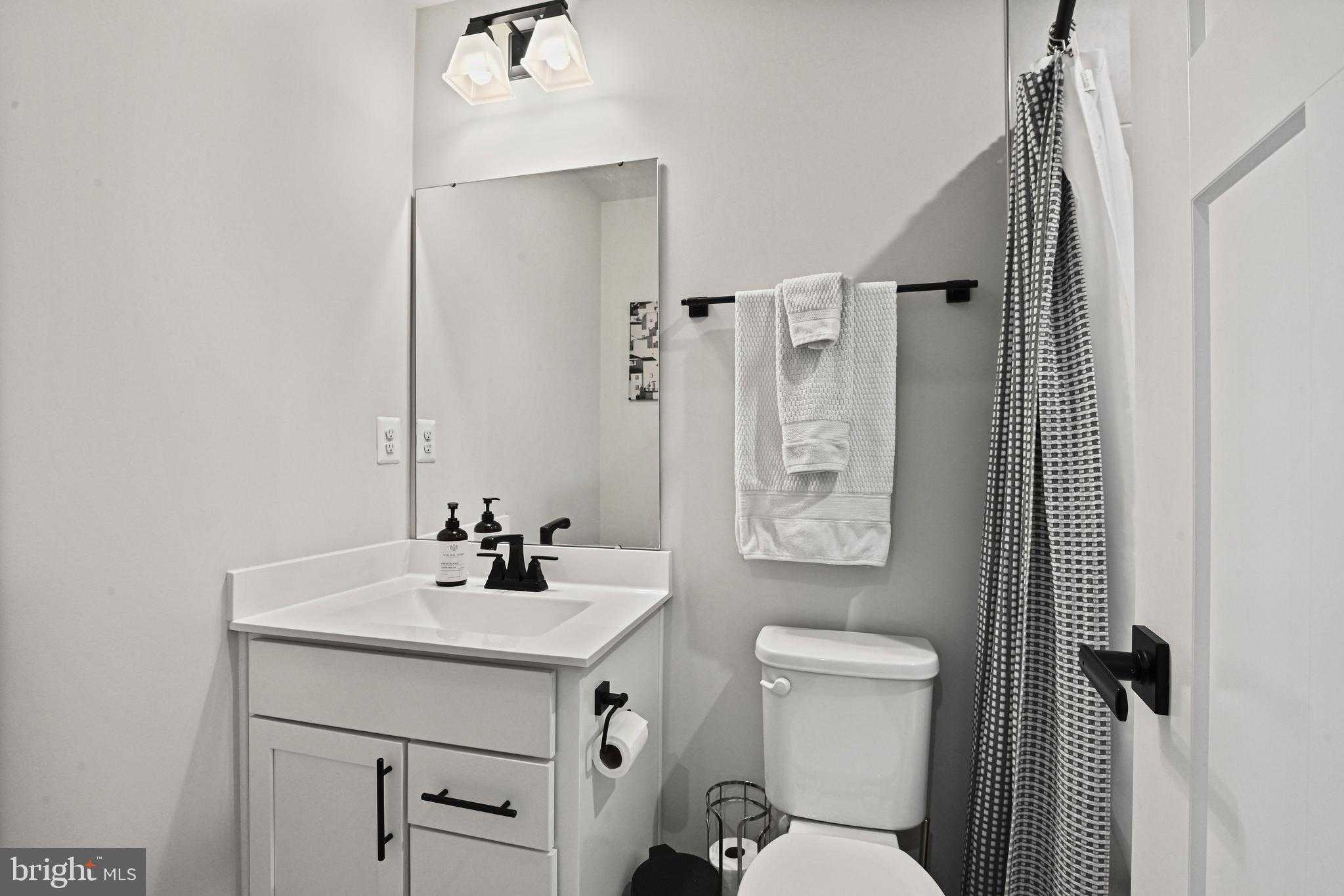 14008 Airfoil Rd photo 32