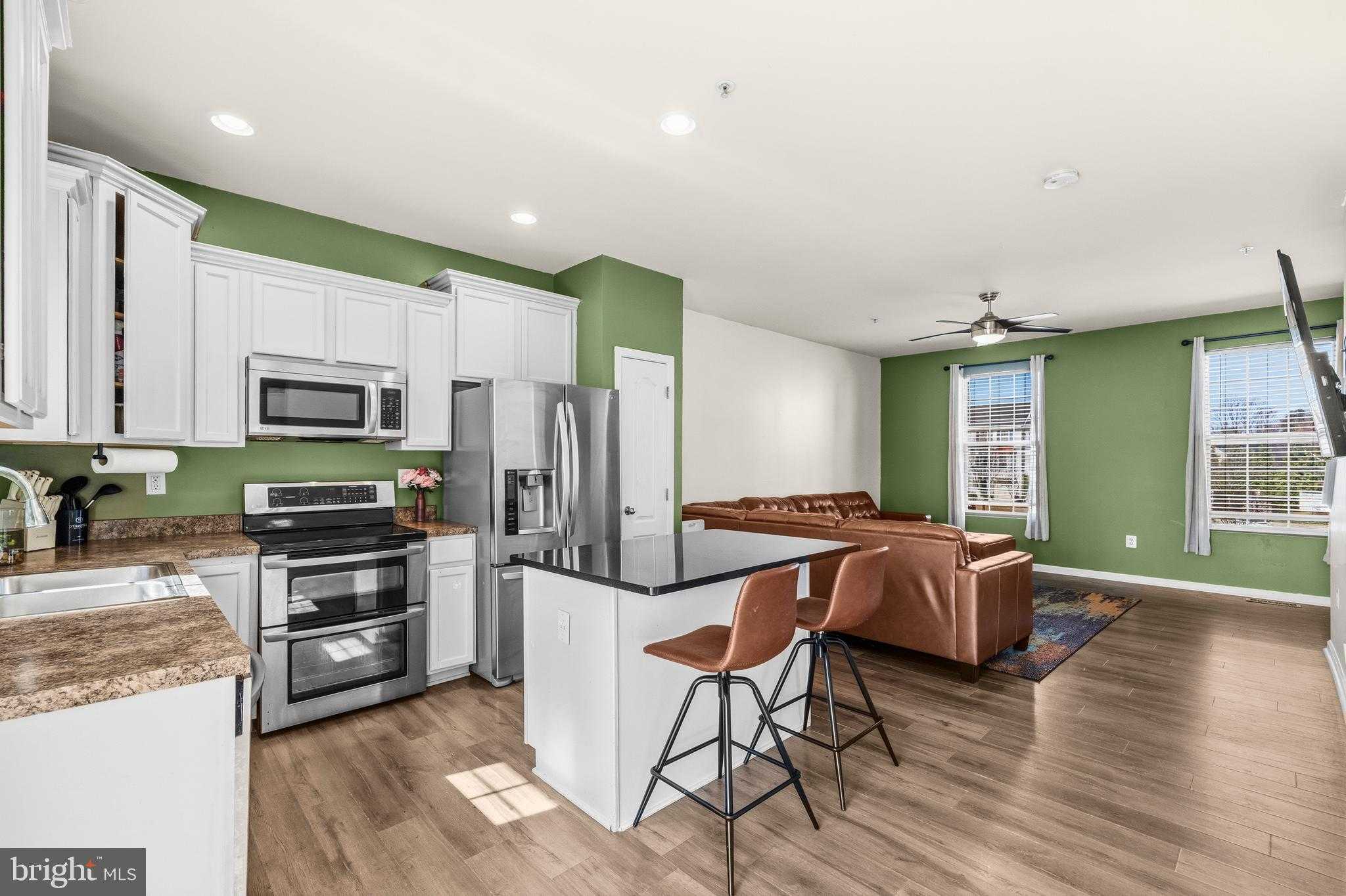 1143 Coulbourn Cor photo 2