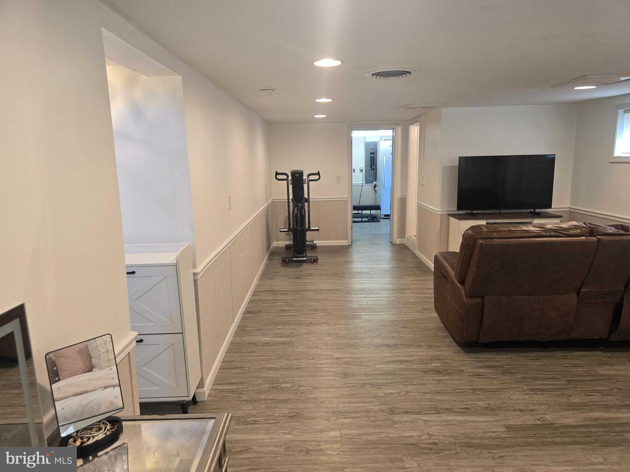 10614 Flower St photo 38