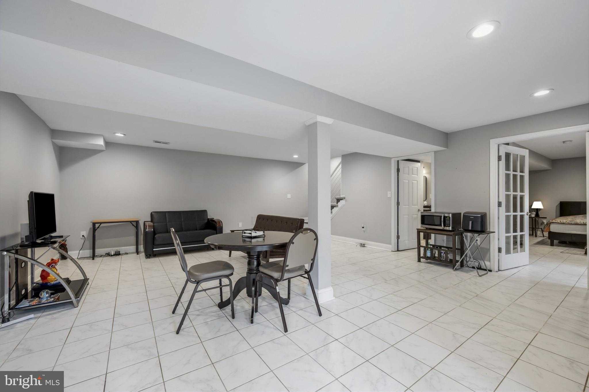 17616 Garrett Dr photo 22