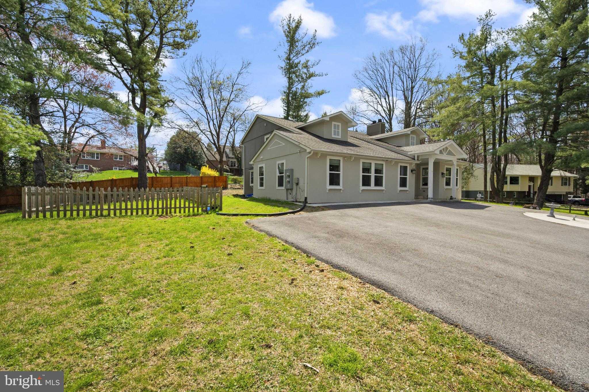 17616 Garrett Dr photo 3