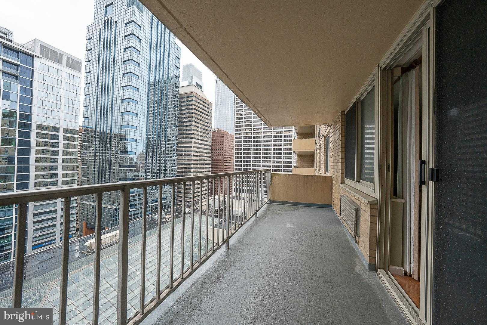 1919 Chestnut St photo 12