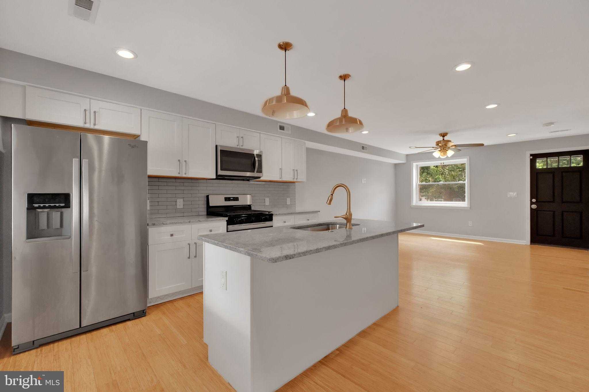 245 S Clinton St photo 8