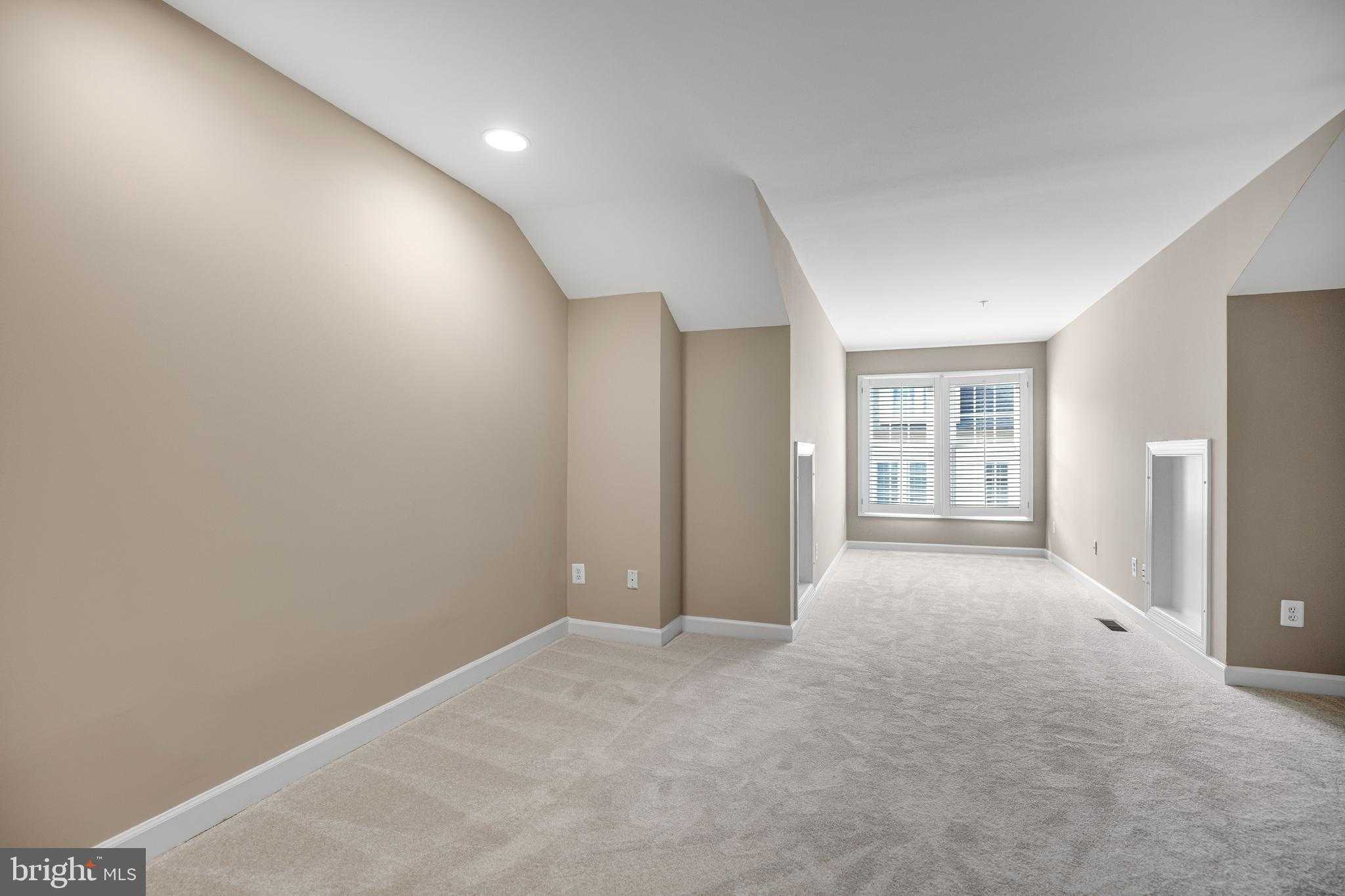 718 Hawkins Way photo 31