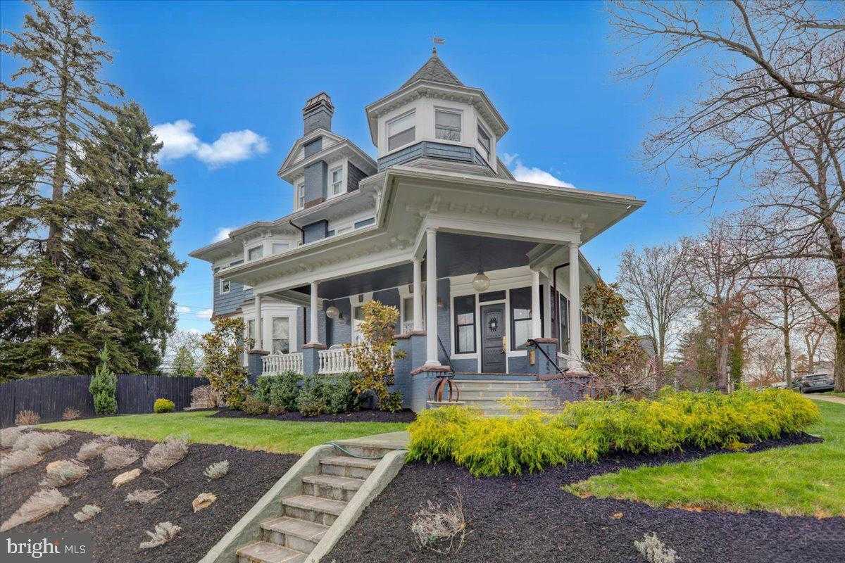 1245 Delaware Ave photo 2