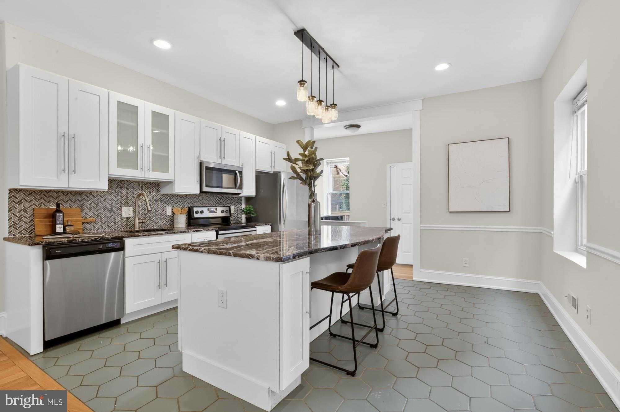 5224 Catharine St photo 17