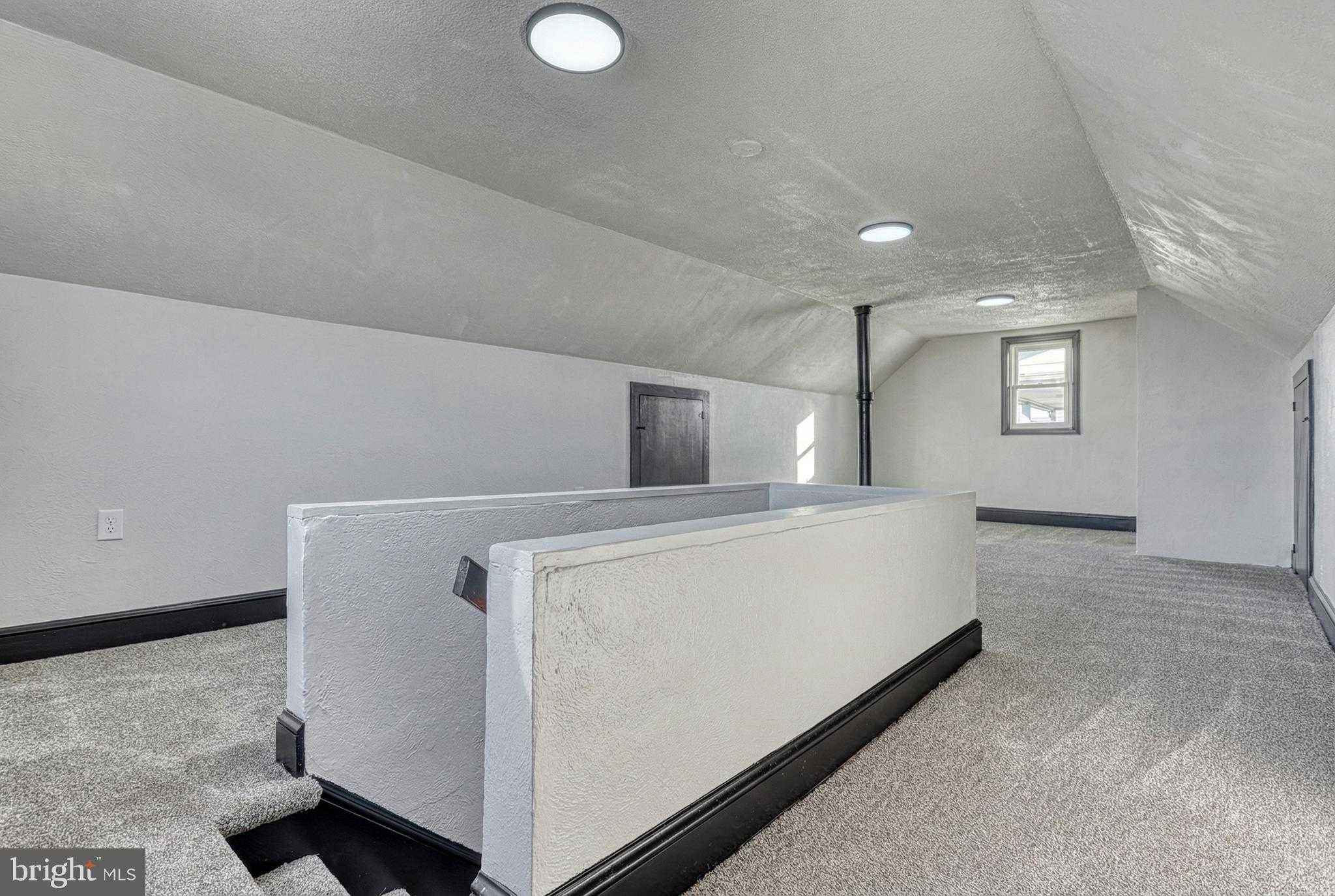 327 Norway St photo 36