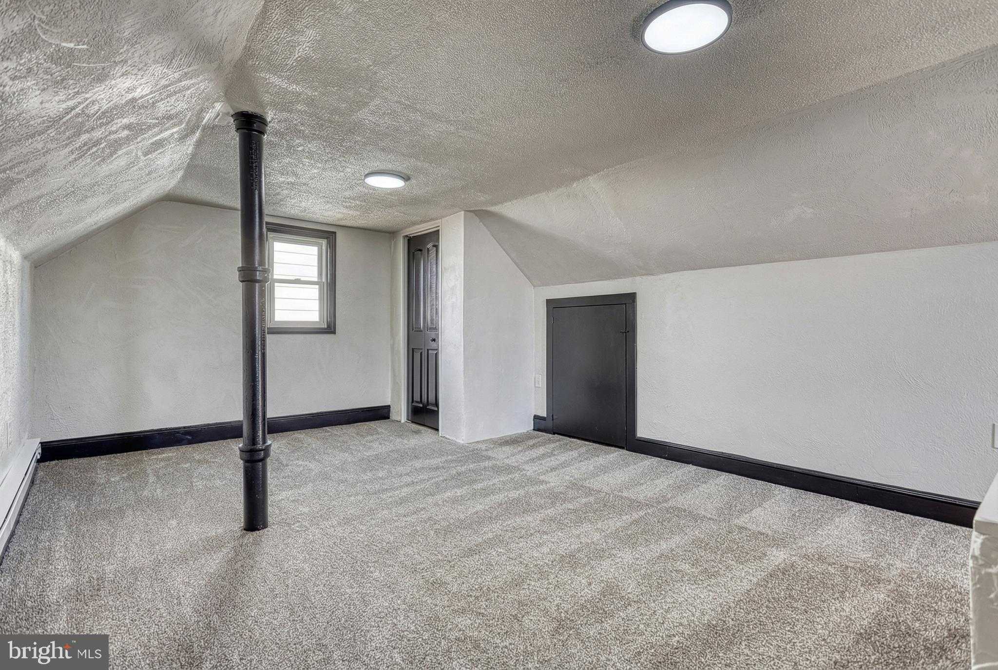 327 Norway St photo 39