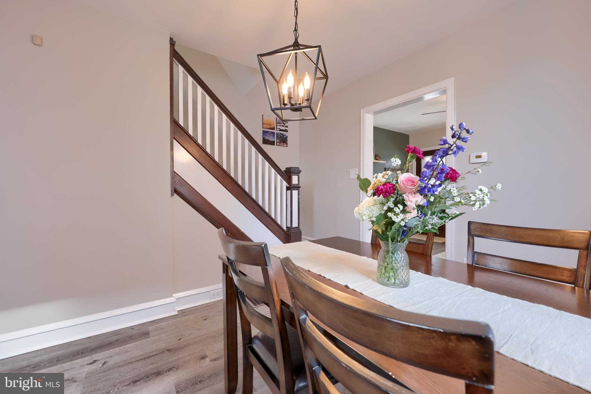 413 E Main St photo 13