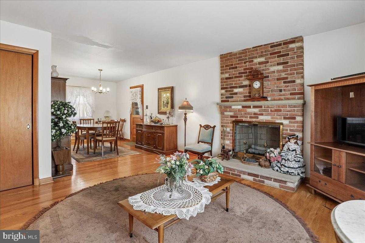 21909 Frederick Rd photo 3